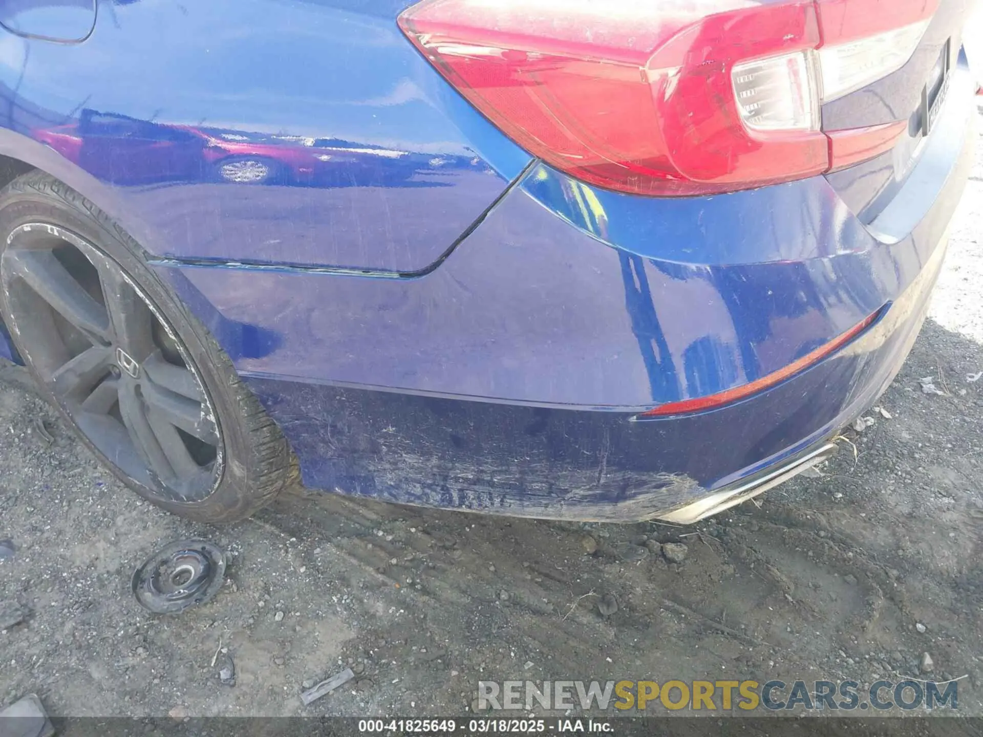 17 Photograph of a damaged car 1HGCV1F35KA123698 HONDA ACCORD 2019
