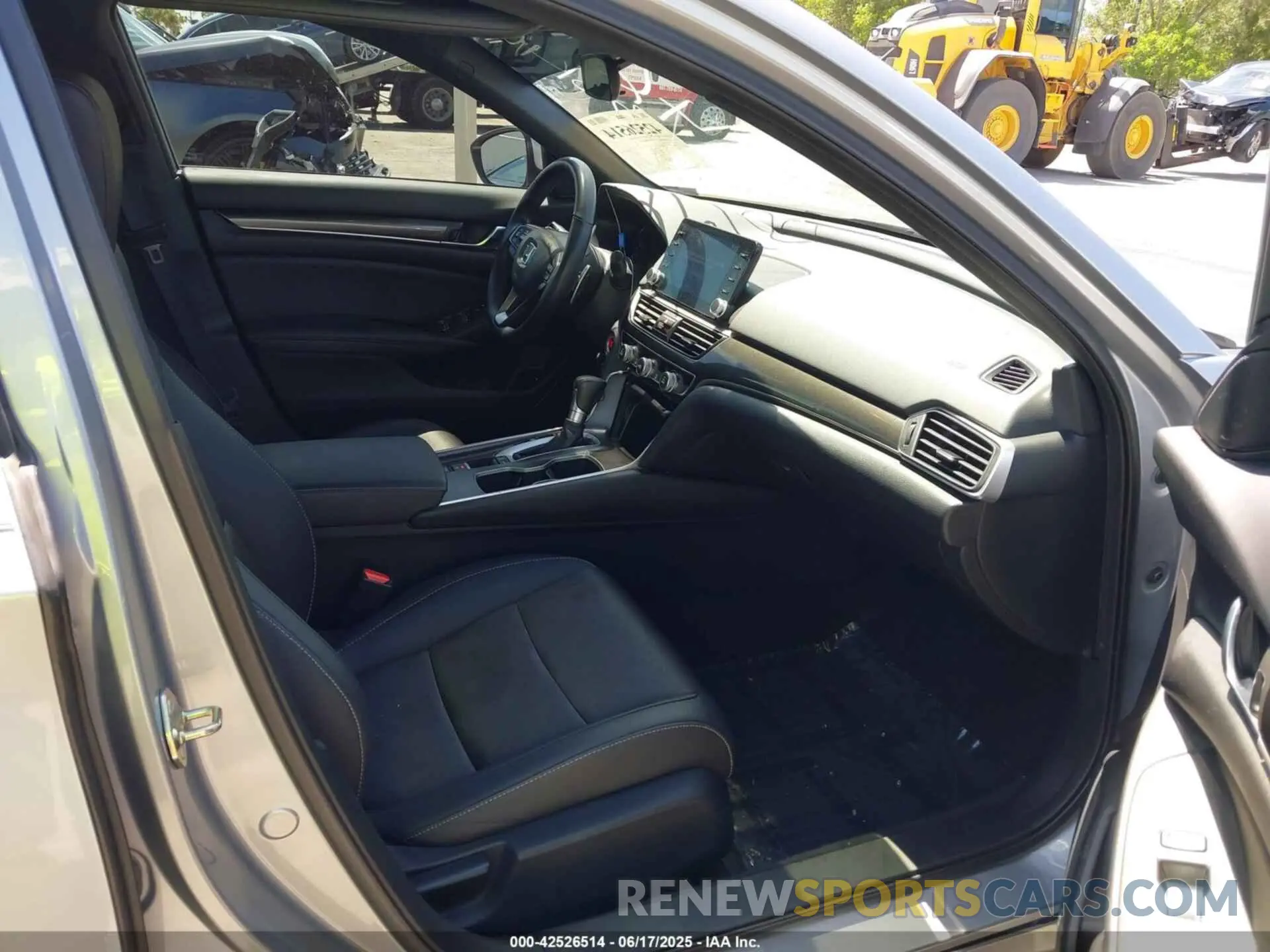 5 Photograph of a damaged car 1HGCV1F36KA028146 HONDA ACCORD 2019