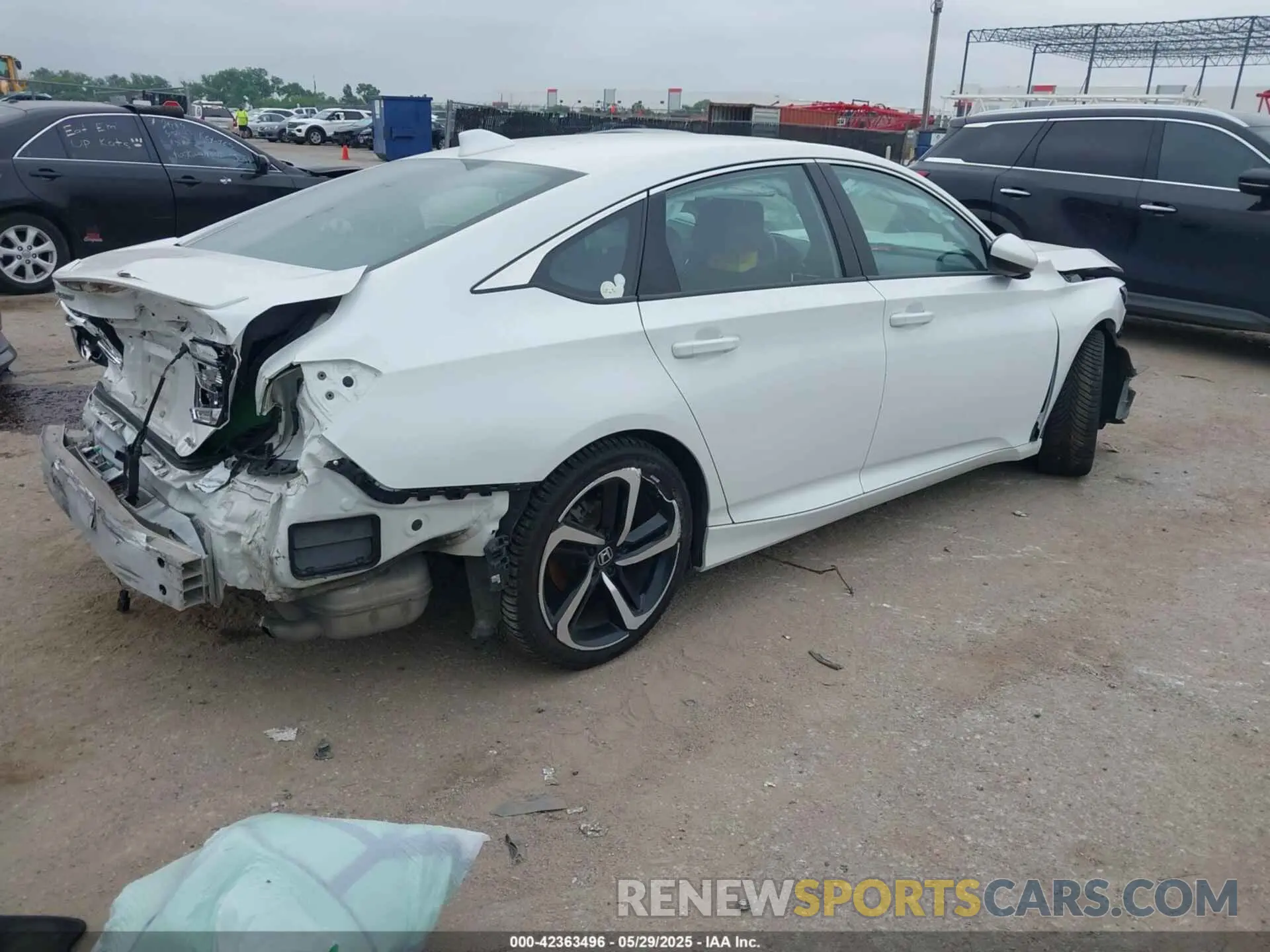 4 Photograph of a damaged car 1HGCV1F36KA035467 HONDA ACCORD 2019