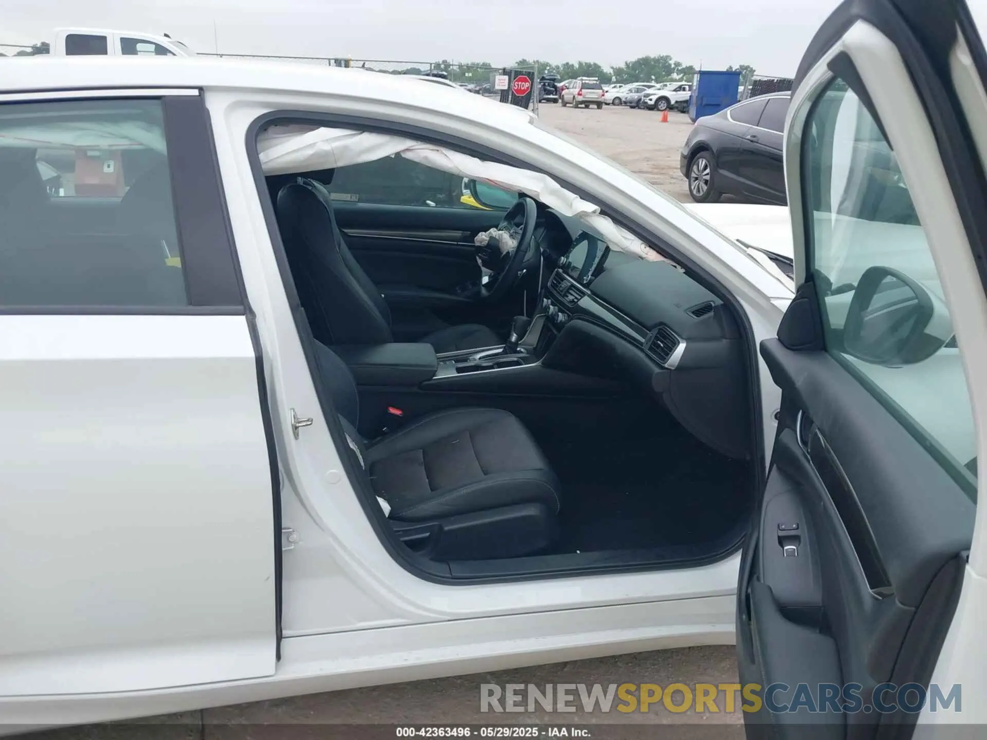 5 Photograph of a damaged car 1HGCV1F36KA035467 HONDA ACCORD 2019