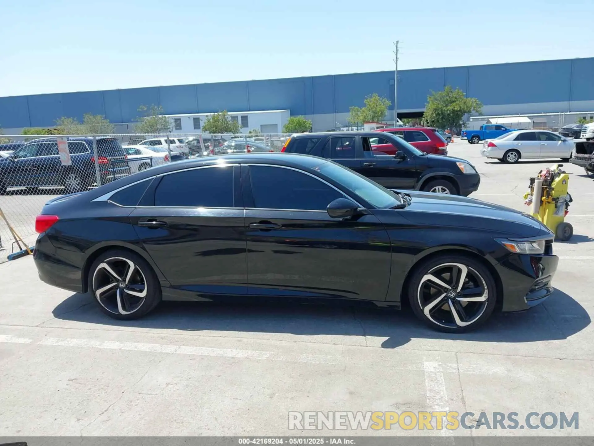 12 Фотография поврежденного автомобиля 1HGCV1F36KA079744 HONDA ACCORD 2019