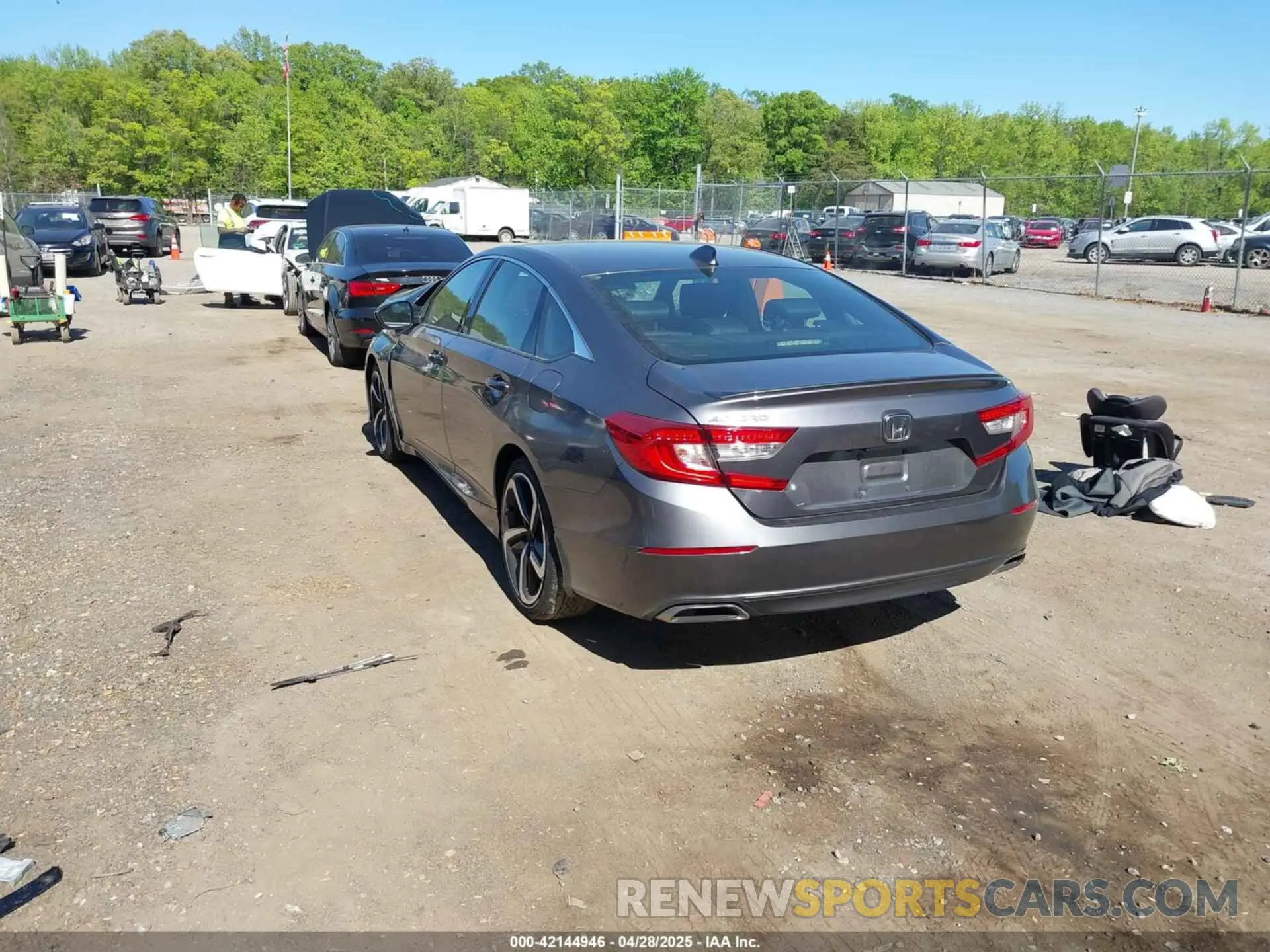 3 Фотография поврежденного автомобиля 1HGCV1F36KA153292 HONDA ACCORD 2019