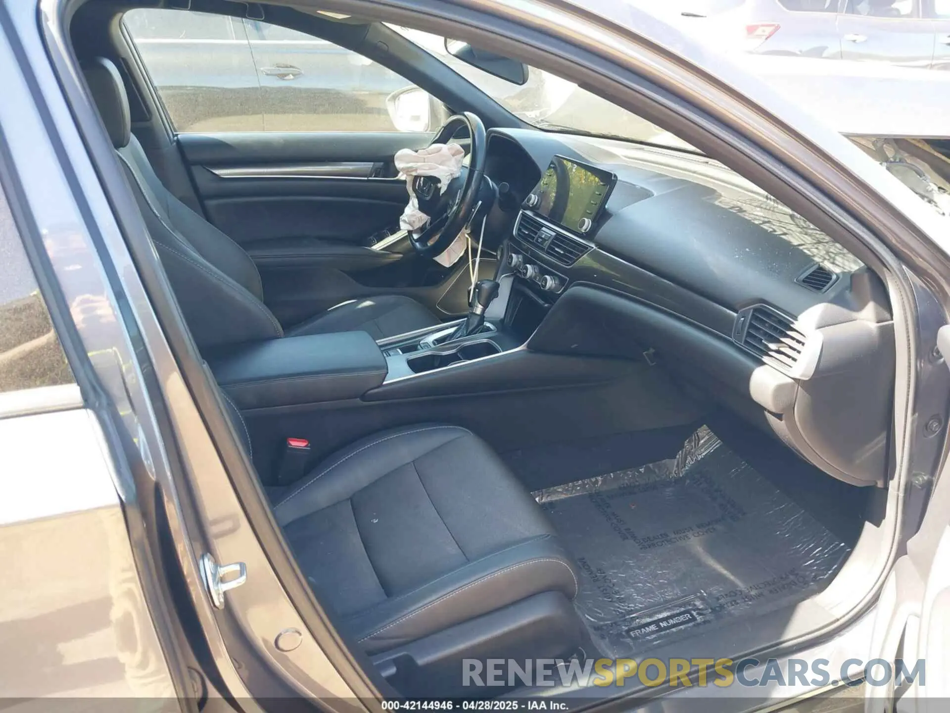 5 Фотография поврежденного автомобиля 1HGCV1F36KA153292 HONDA ACCORD 2019