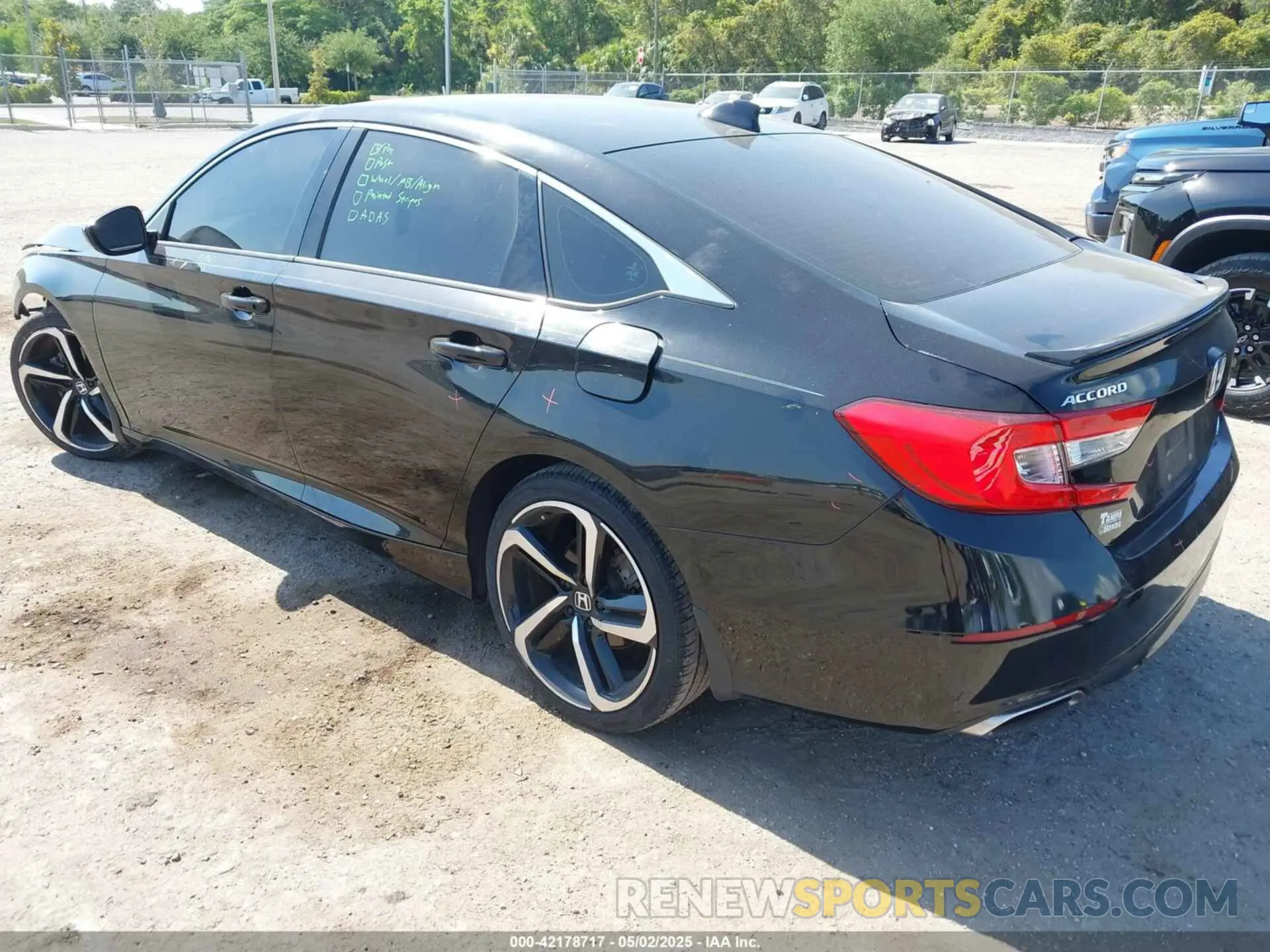 3 Photograph of a damaged car 1HGCV1F36KA164731 HONDA ACCORD 2019