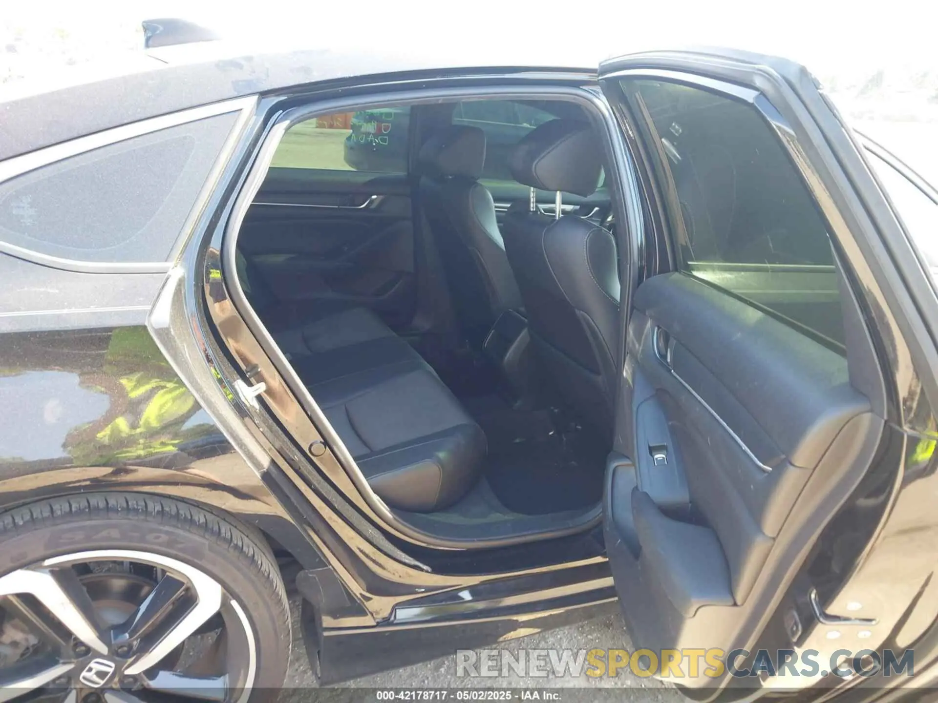 8 Photograph of a damaged car 1HGCV1F36KA164731 HONDA ACCORD 2019