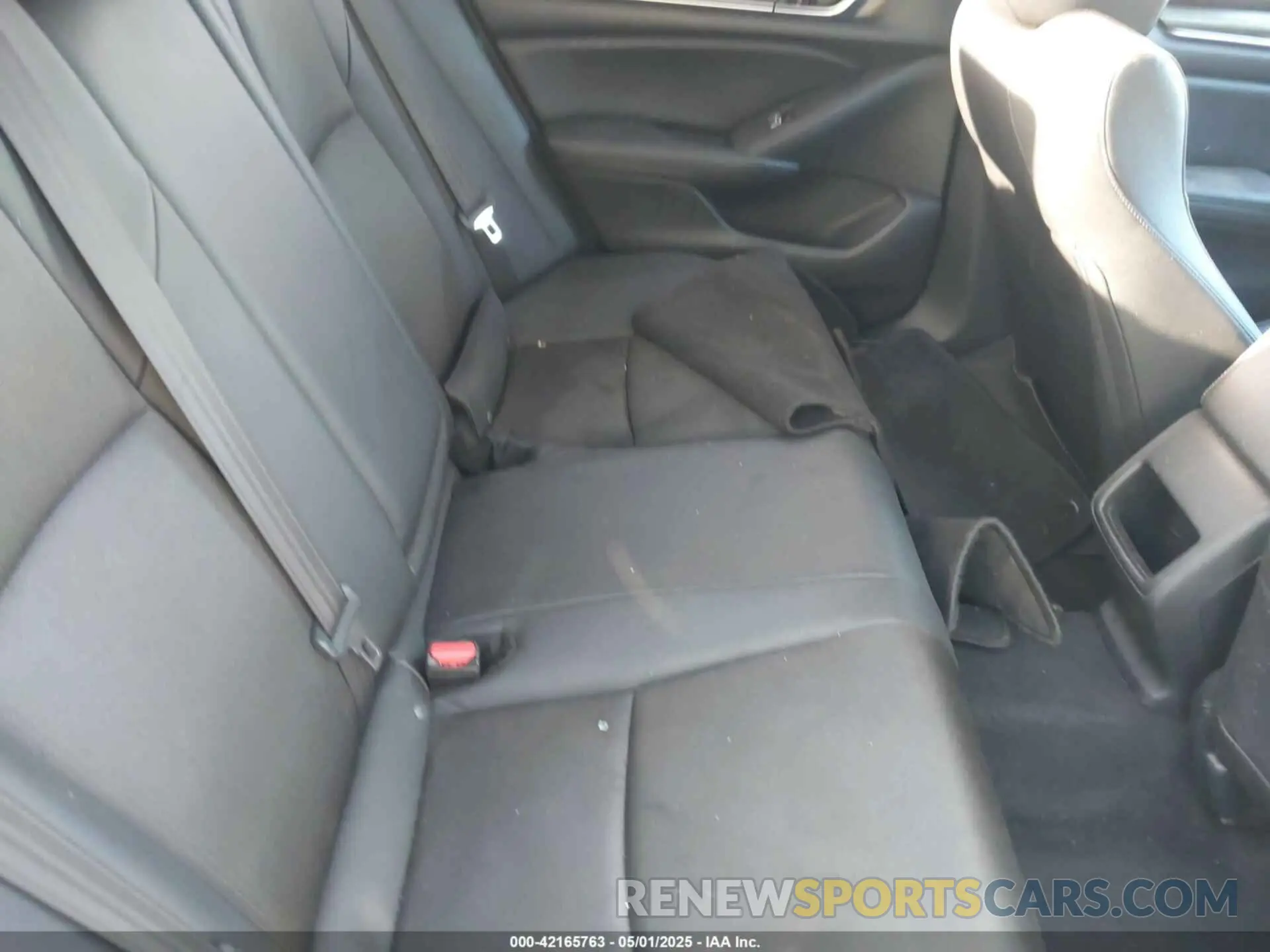 8 Photograph of a damaged car 1HGCV1F37KA036921 HONDA ACCORD 2019