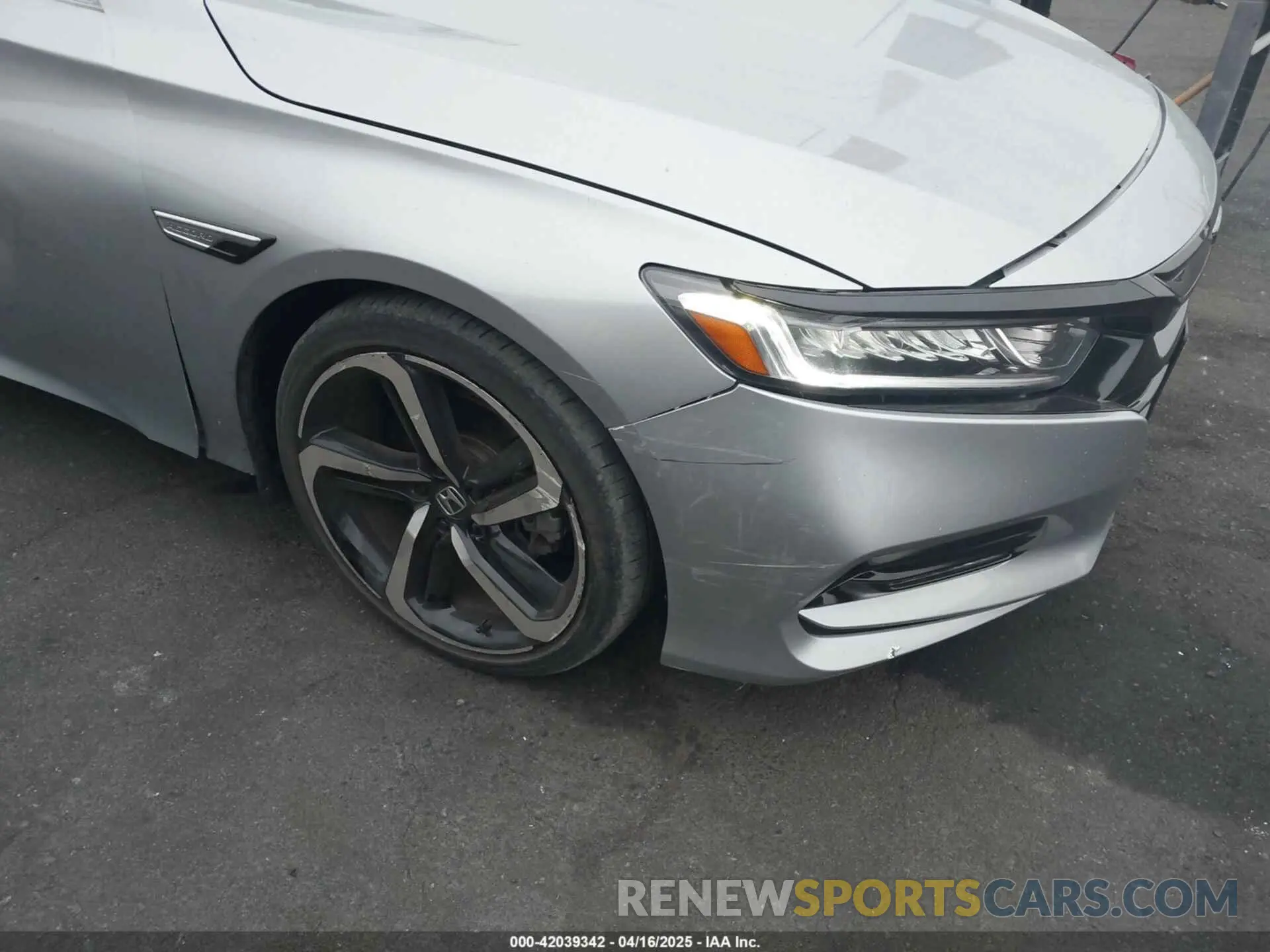 18 Фотография поврежденного автомобиля 1HGCV1F37KA084807 HONDA ACCORD 2019