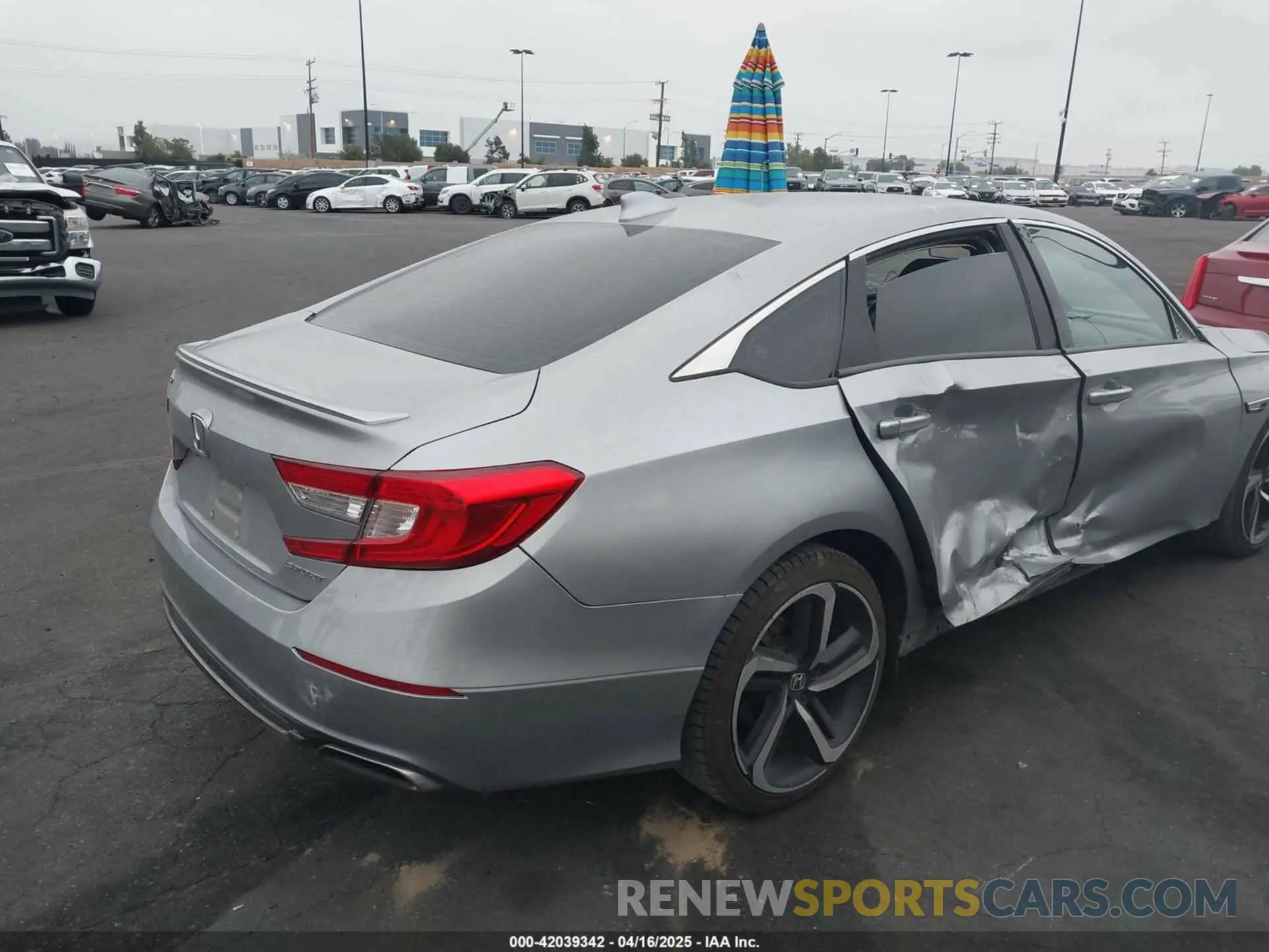 4 Фотография поврежденного автомобиля 1HGCV1F37KA084807 HONDA ACCORD 2019