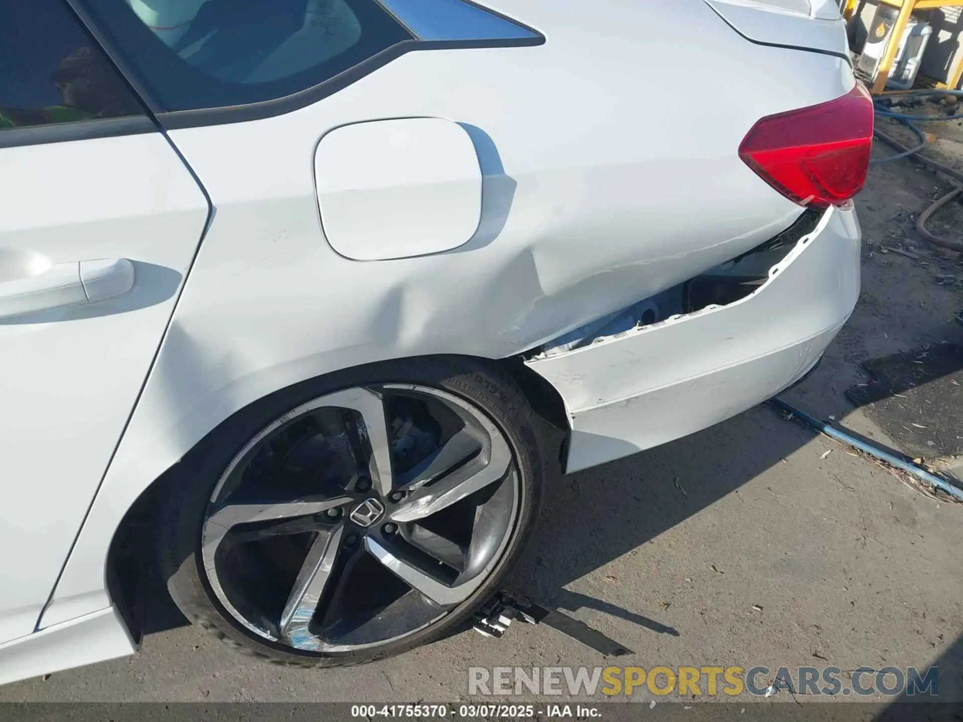 6 Фотография поврежденного автомобиля 1HGCV1F37KA093412 HONDA ACCORD 2019
