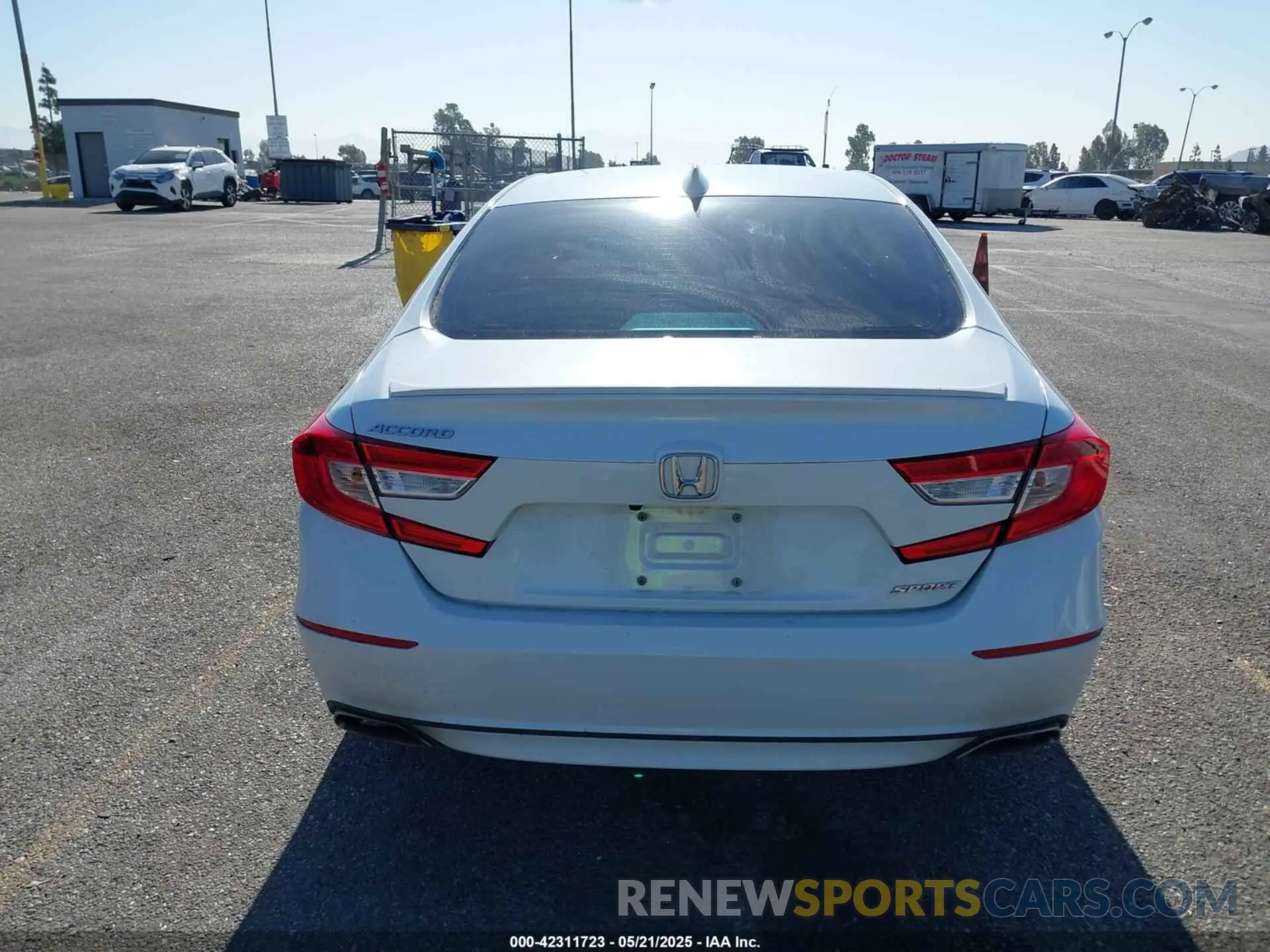 17 Фотография поврежденного автомобиля 1HGCV1F37KA110967 HONDA ACCORD 2019