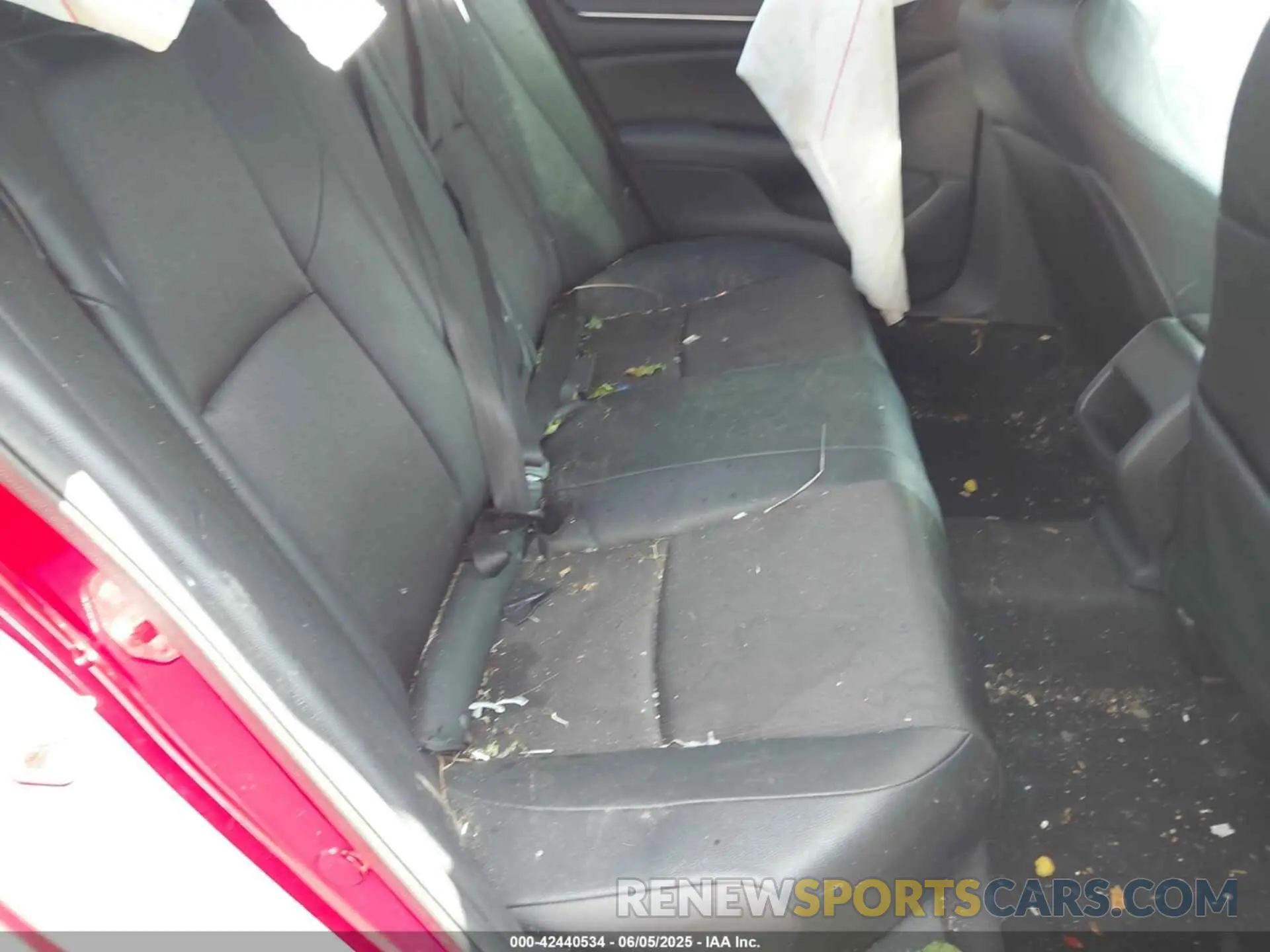 8 Photograph of a damaged car 1HGCV1F38KA039567 HONDA ACCORD 2019