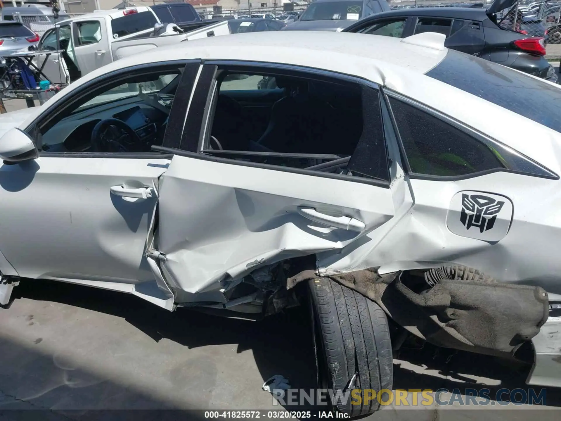 15 Photograph of a damaged car 1HGCV1F38KA088462 HONDA ACCORD 2019
