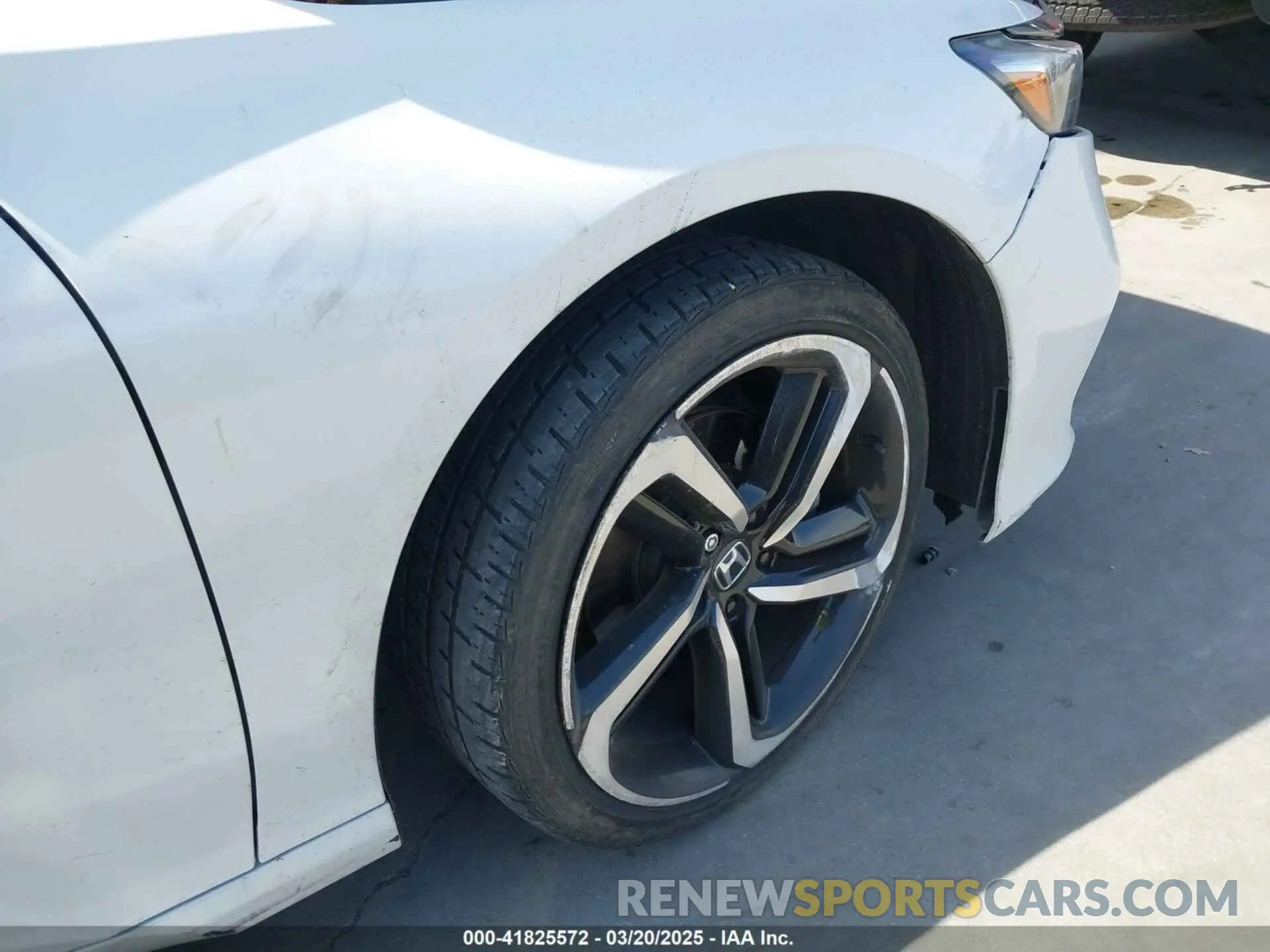 21 Photograph of a damaged car 1HGCV1F38KA088462 HONDA ACCORD 2019