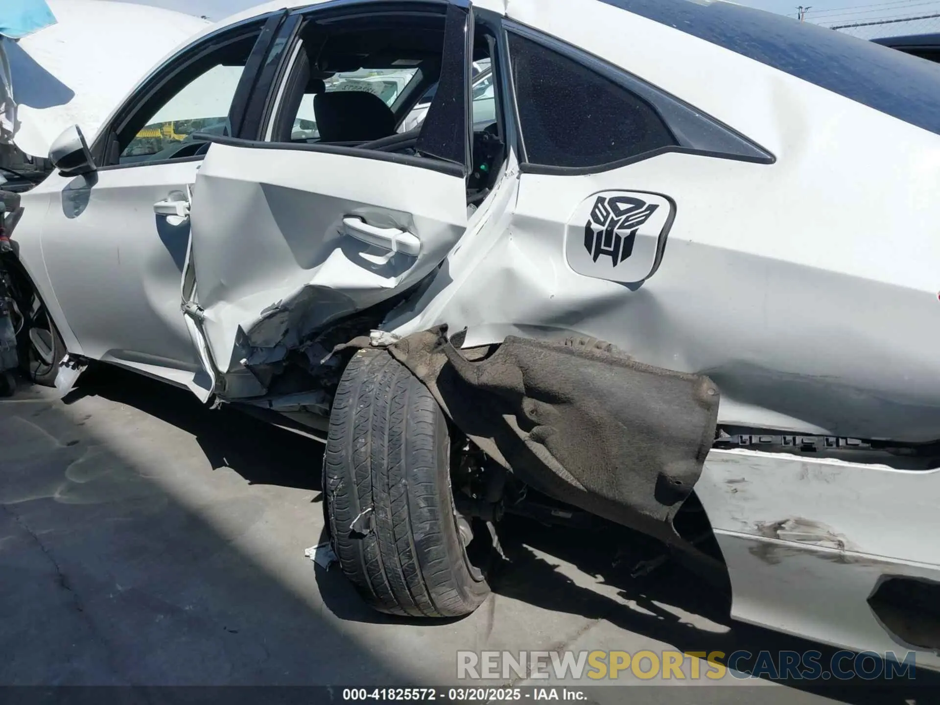 6 Photograph of a damaged car 1HGCV1F38KA088462 HONDA ACCORD 2019
