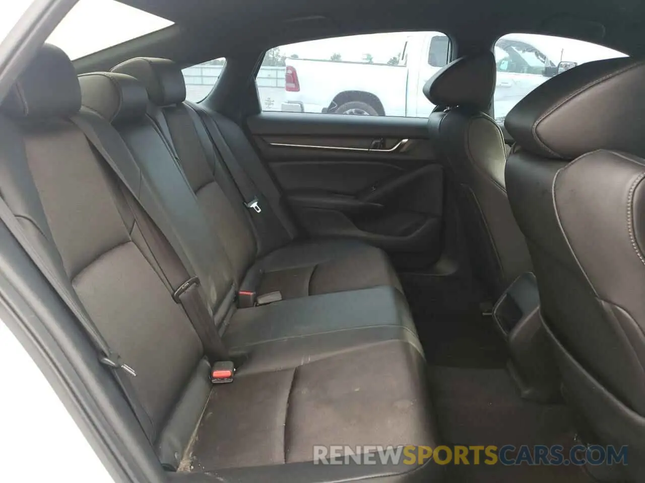 10 Photograph of a damaged car 1HGCV1F38KA110962 HONDA ACCORD 2019