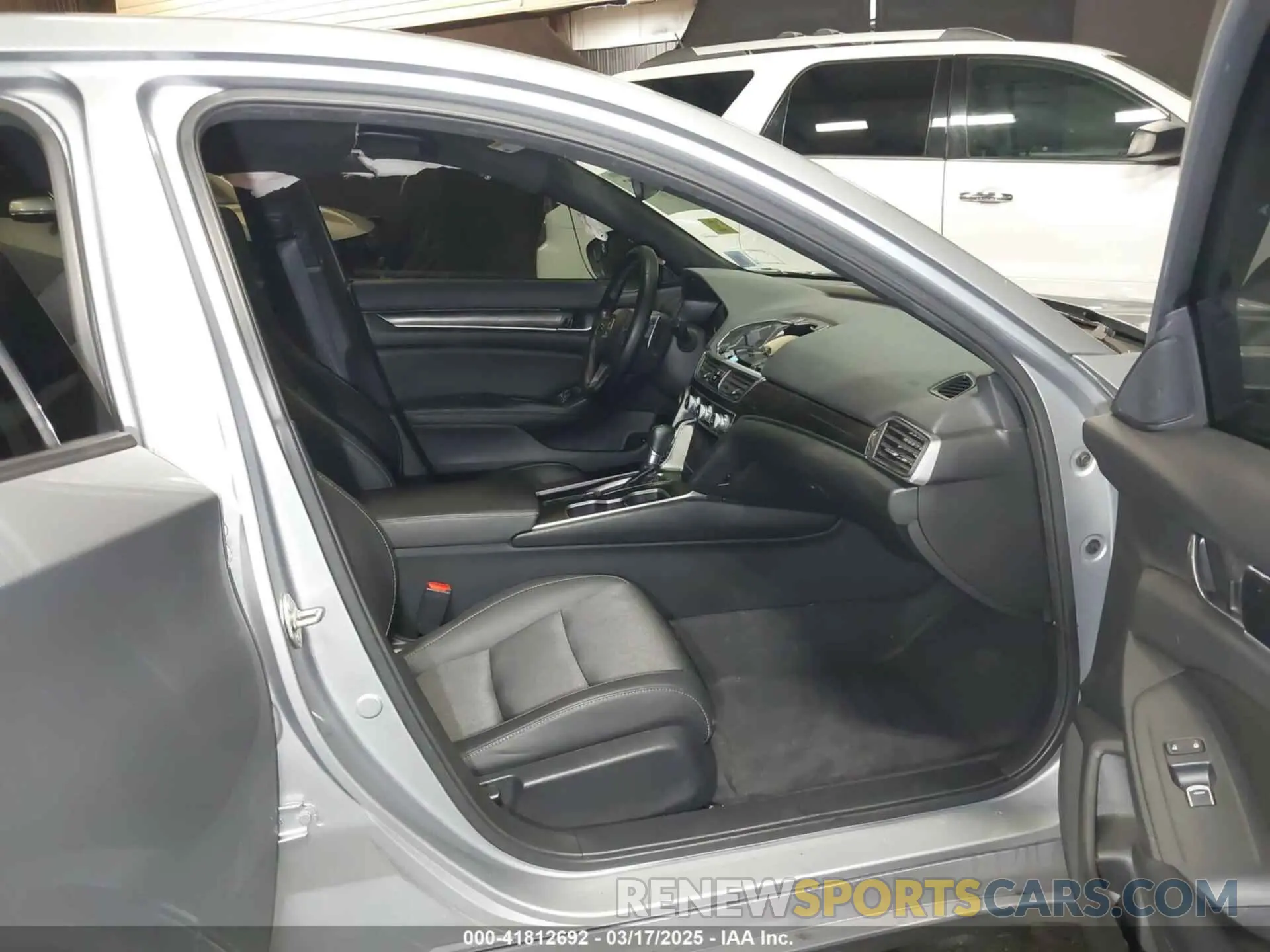 5 Photograph of a damaged car 1HGCV1F38KA145503 HONDA ACCORD 2019