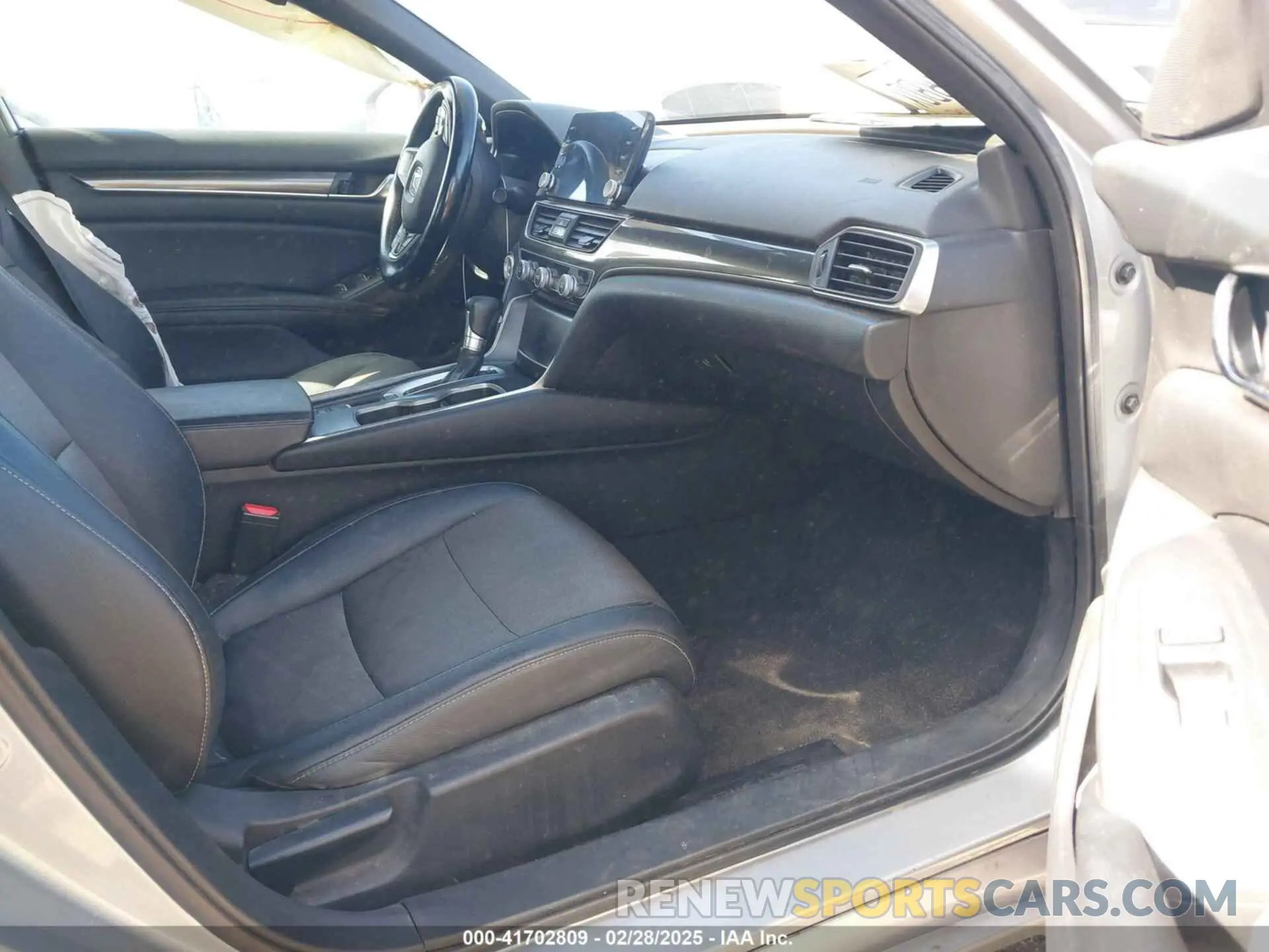 5 Фотография поврежденного автомобиля 1HGCV1F3XKA006554 HONDA ACCORD 2019