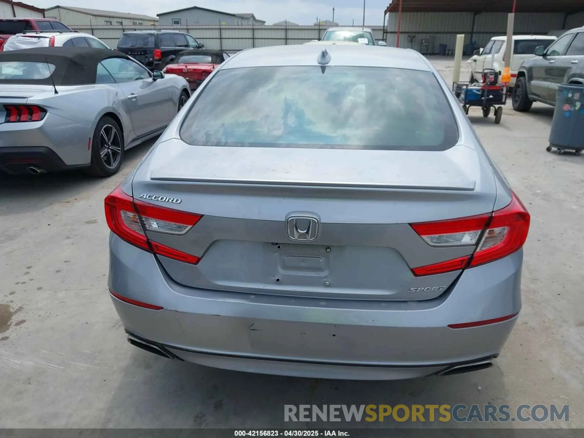 17 Фотография поврежденного автомобиля 1HGCV1F3XKA016565 HONDA ACCORD 2019