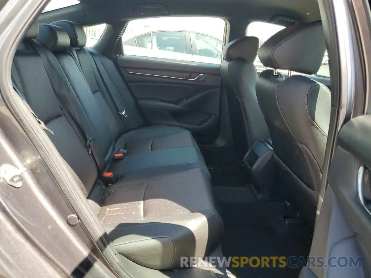 10 Photograph of a damaged car 1HGCV1F3XKA116343 HONDA ACCORD 2019
