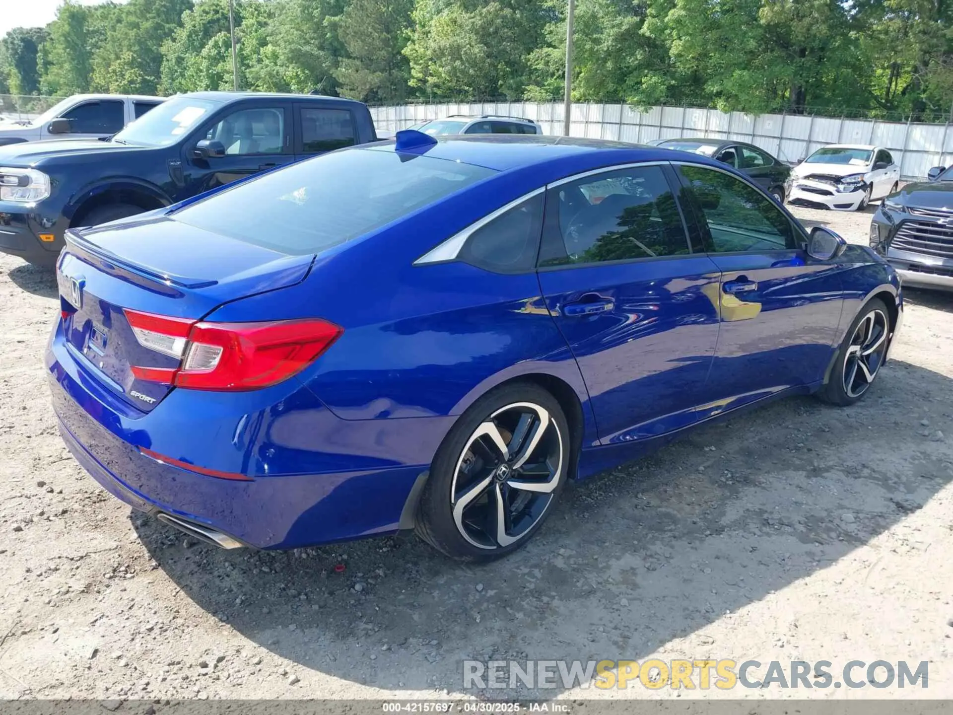 4 Фотография поврежденного автомобиля 1HGCV1F3XKA116701 HONDA ACCORD 2019