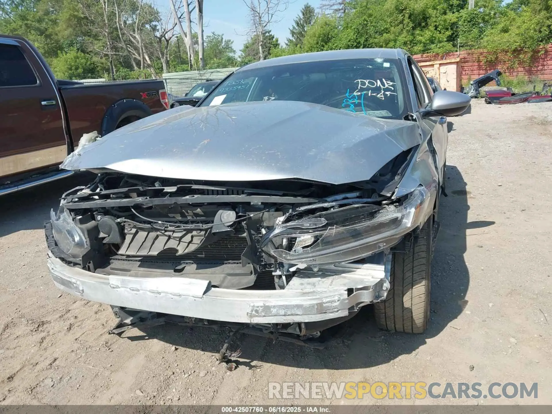 6 Фотография поврежденного автомобиля 1HGCV1F3XKA176235 HONDA ACCORD 2019