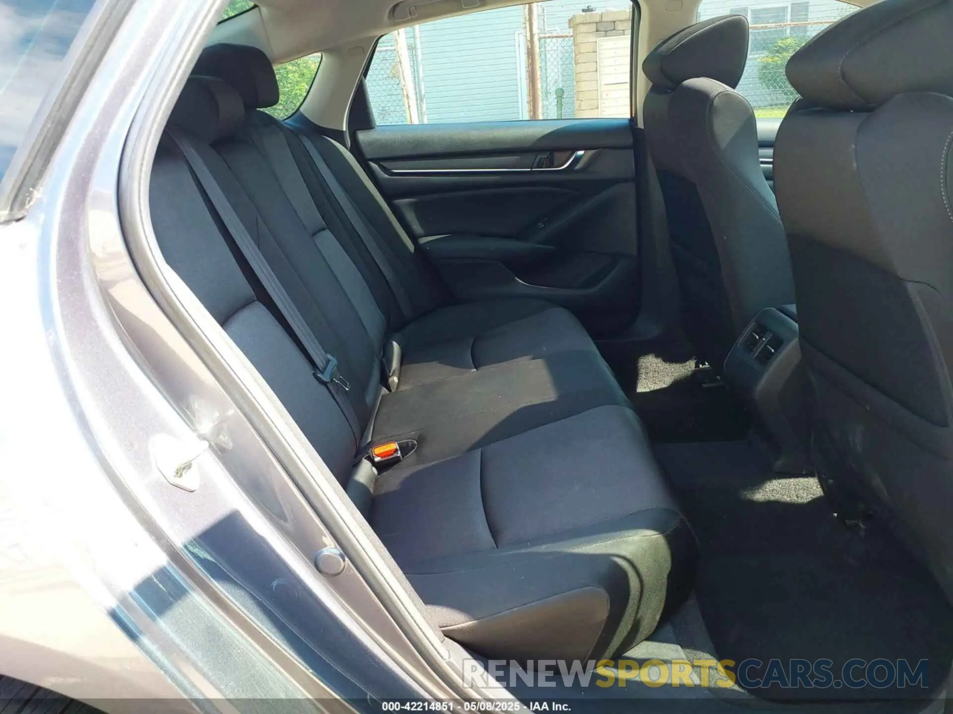 8 Фотография поврежденного автомобиля 1HGCV1F40KA009827 HONDA ACCORD 2019