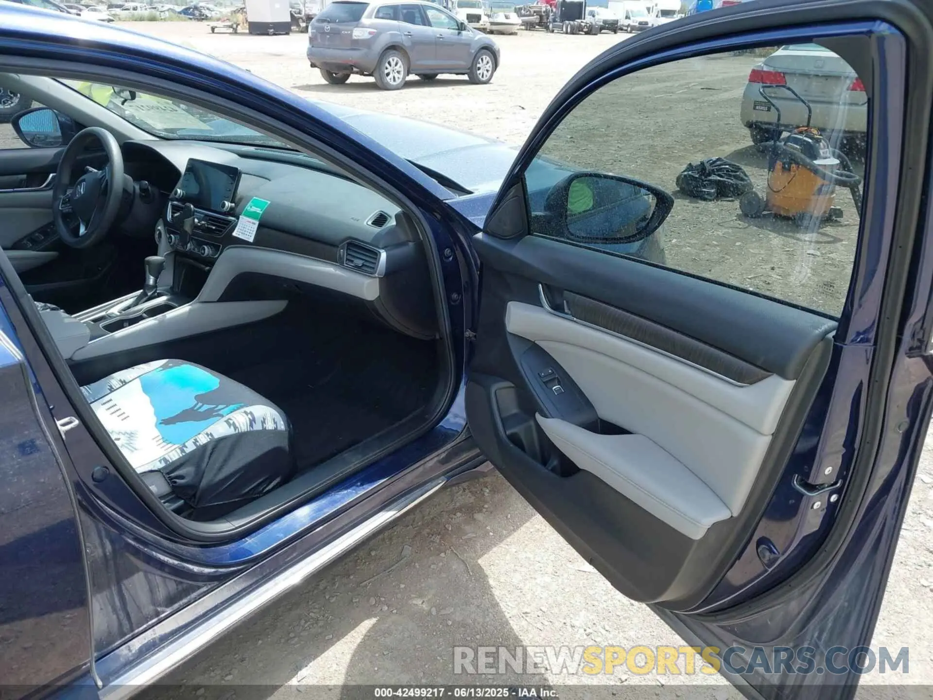 5 Фотография поврежденного автомобиля 1HGCV1F41KA055764 HONDA ACCORD 2019