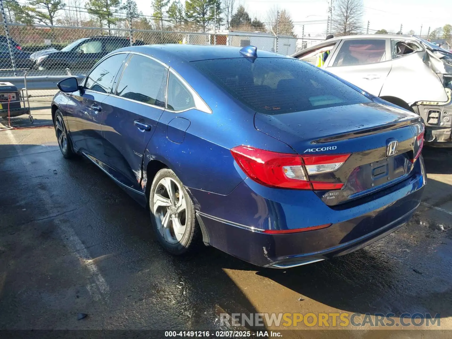3 Фотография поврежденного автомобиля 1HGCV1F42KA134392 HONDA ACCORD 2019