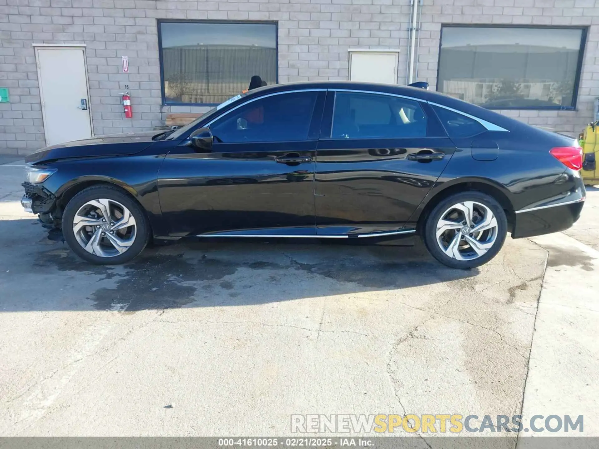 15 Photograph of a damaged car 1HGCV1F43KA112675 HONDA ACCORD 2019
