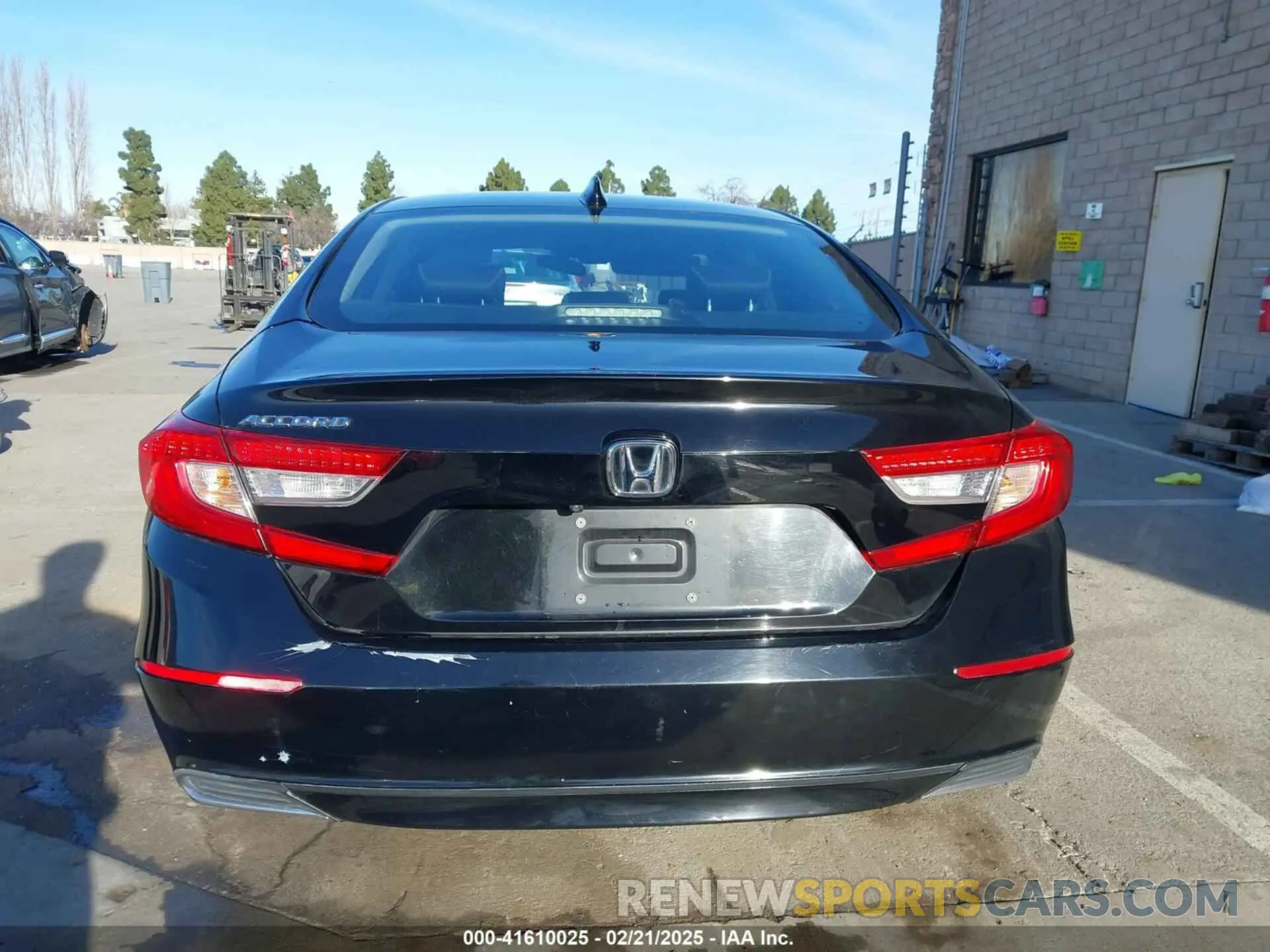 17 Photograph of a damaged car 1HGCV1F43KA112675 HONDA ACCORD 2019