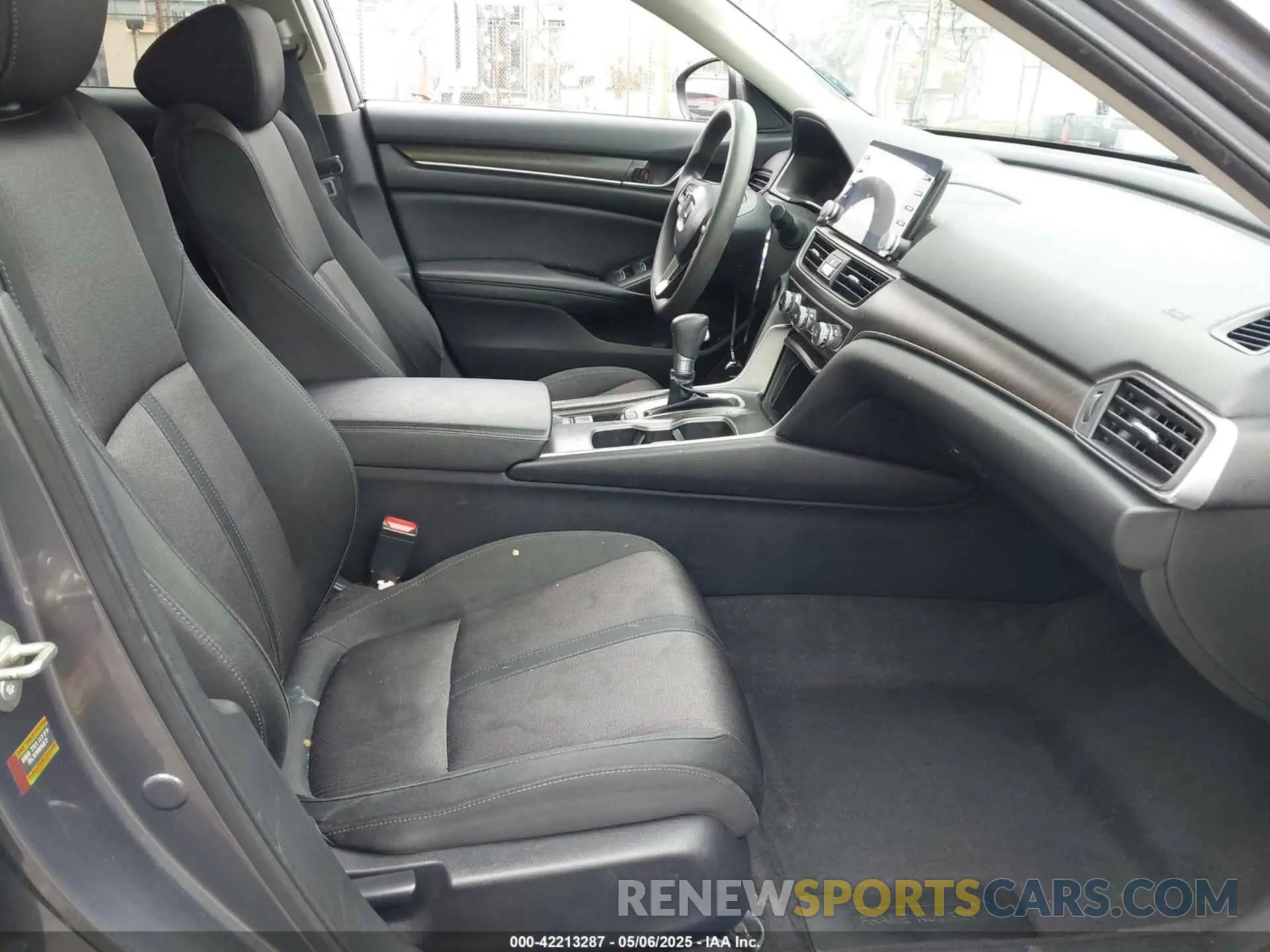 5 Photograph of a damaged car 1HGCV1F44KA170004 HONDA ACCORD 2019