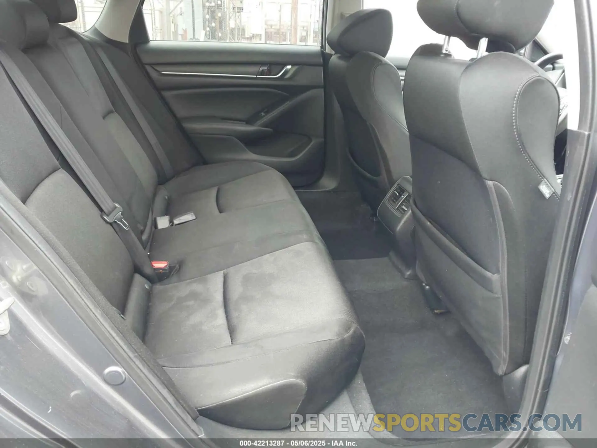 8 Photograph of a damaged car 1HGCV1F44KA170004 HONDA ACCORD 2019