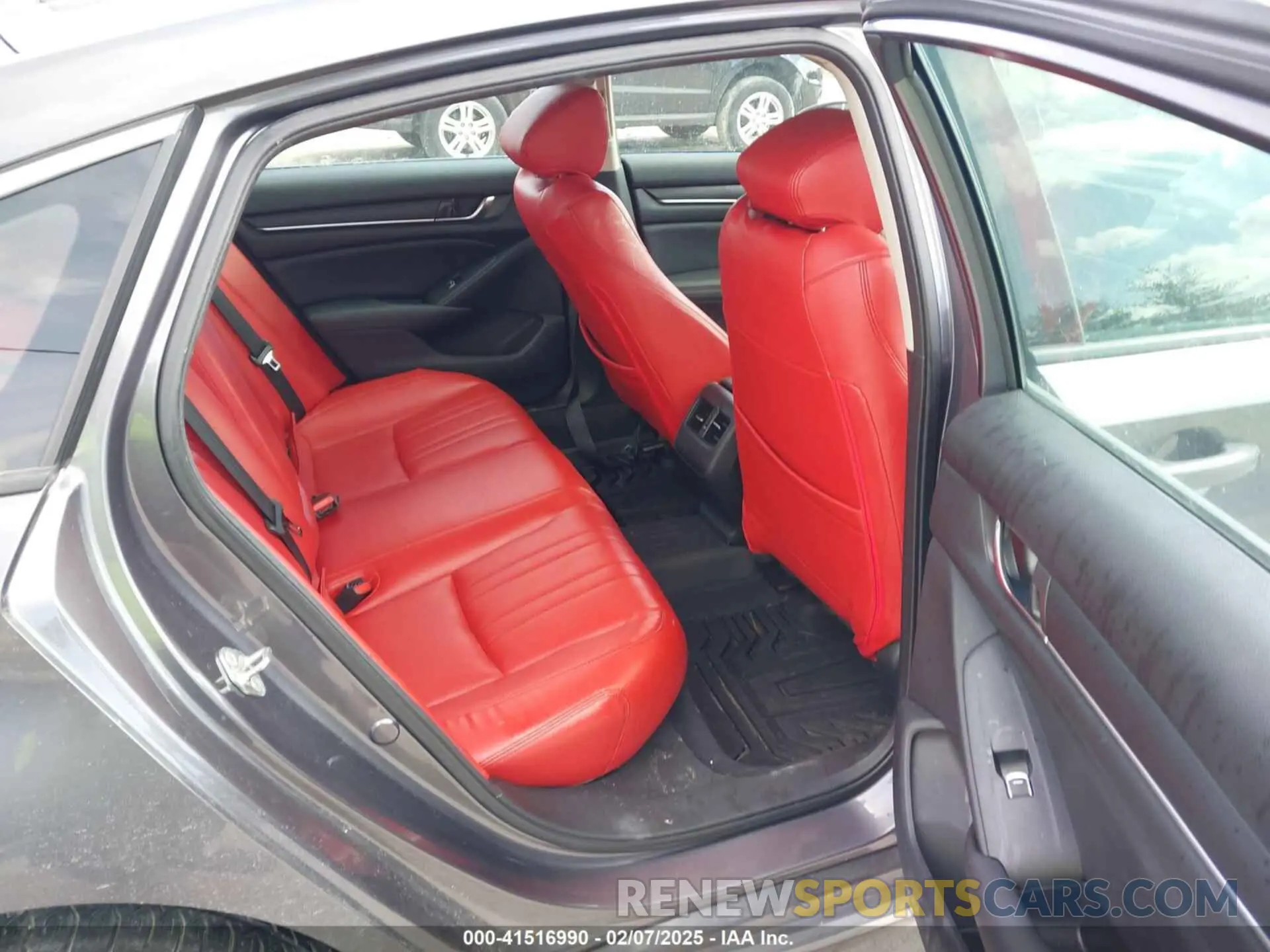 8 Photograph of a damaged car 1HGCV1F45KA072888 HONDA ACCORD 2019