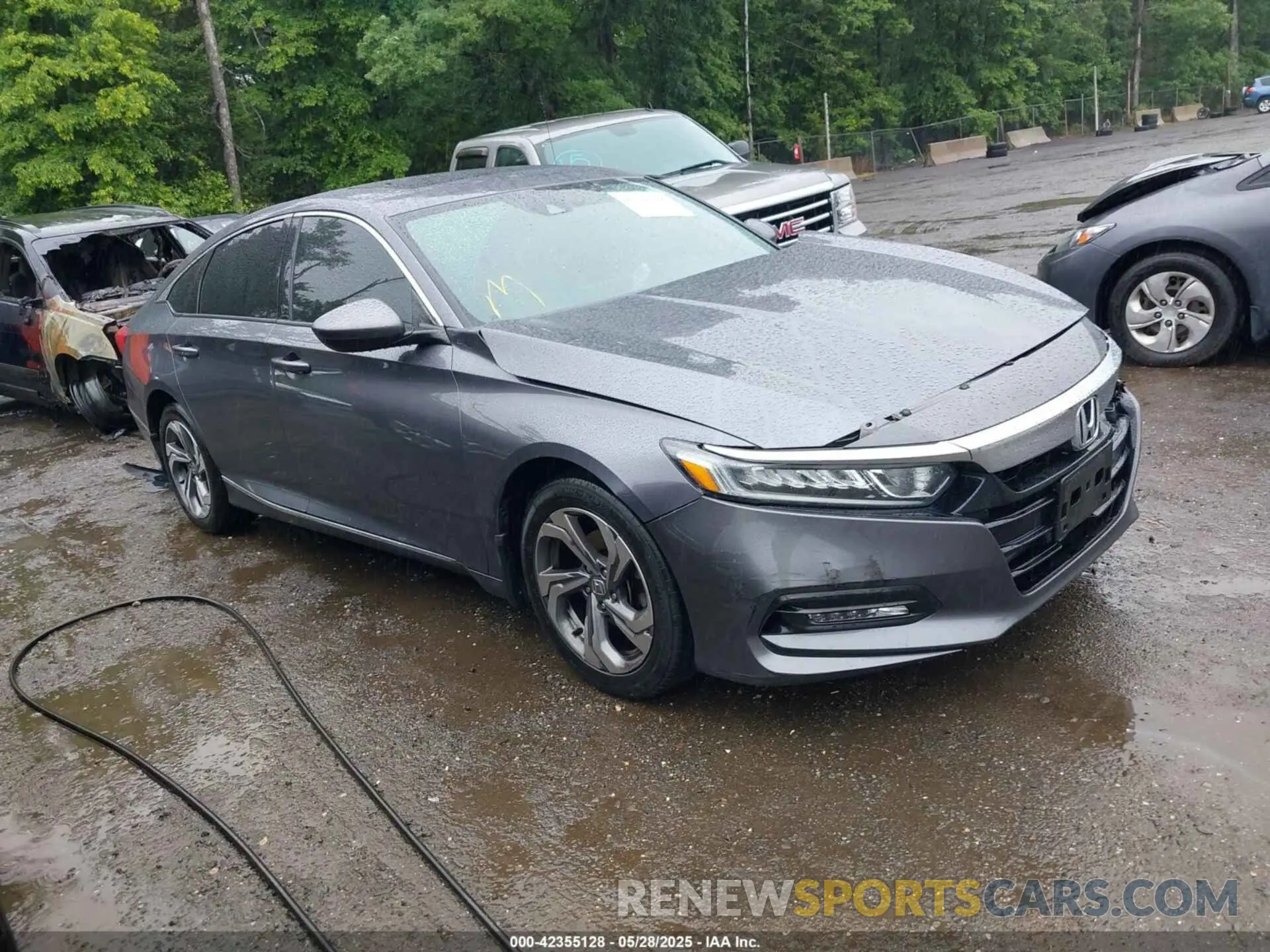 1 Фотография поврежденного автомобиля 1HGCV1F45KA165975 HONDA ACCORD 2019