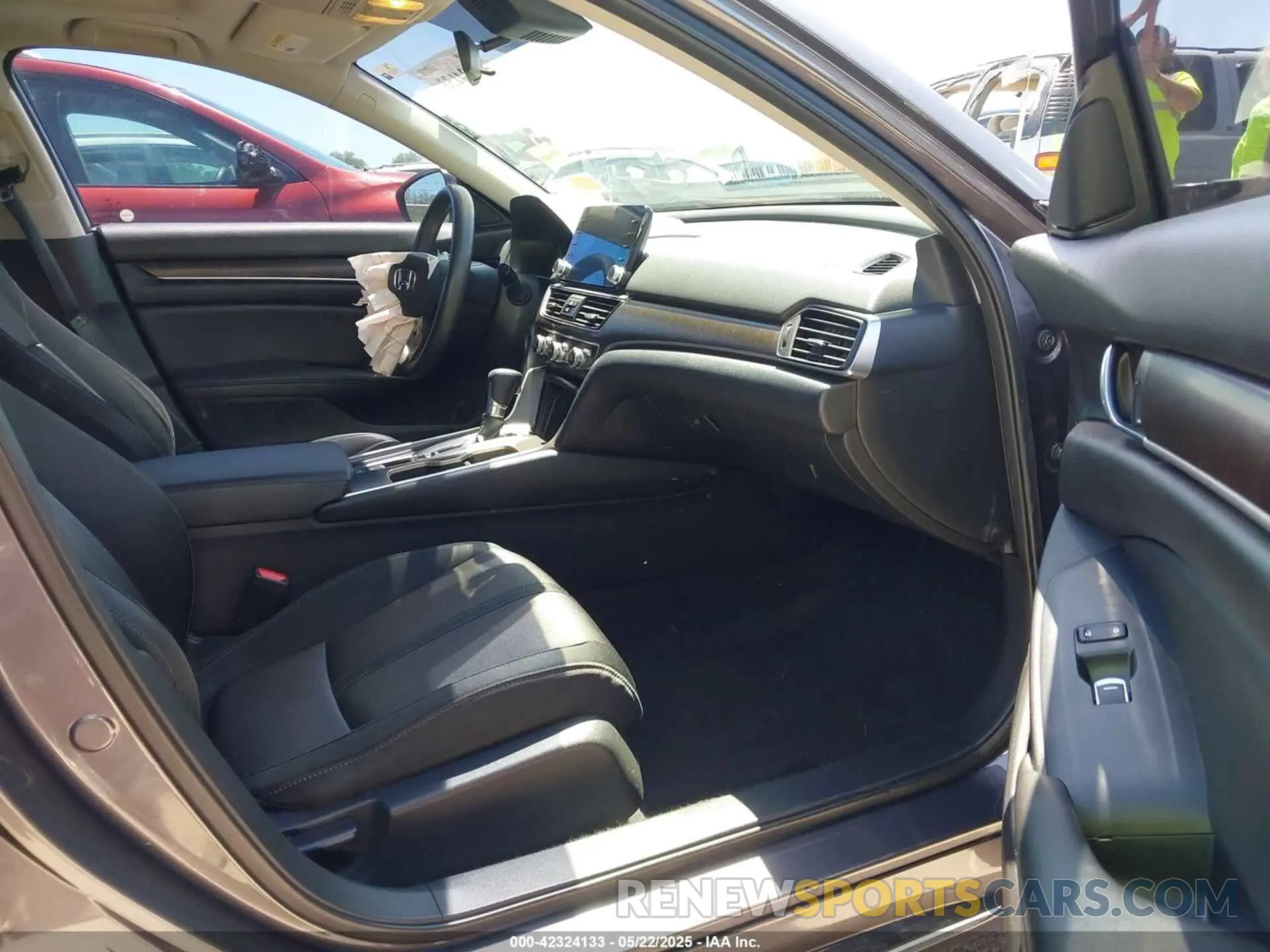 5 Photograph of a damaged car 1HGCV1F46KA065027 HONDA ACCORD 2019