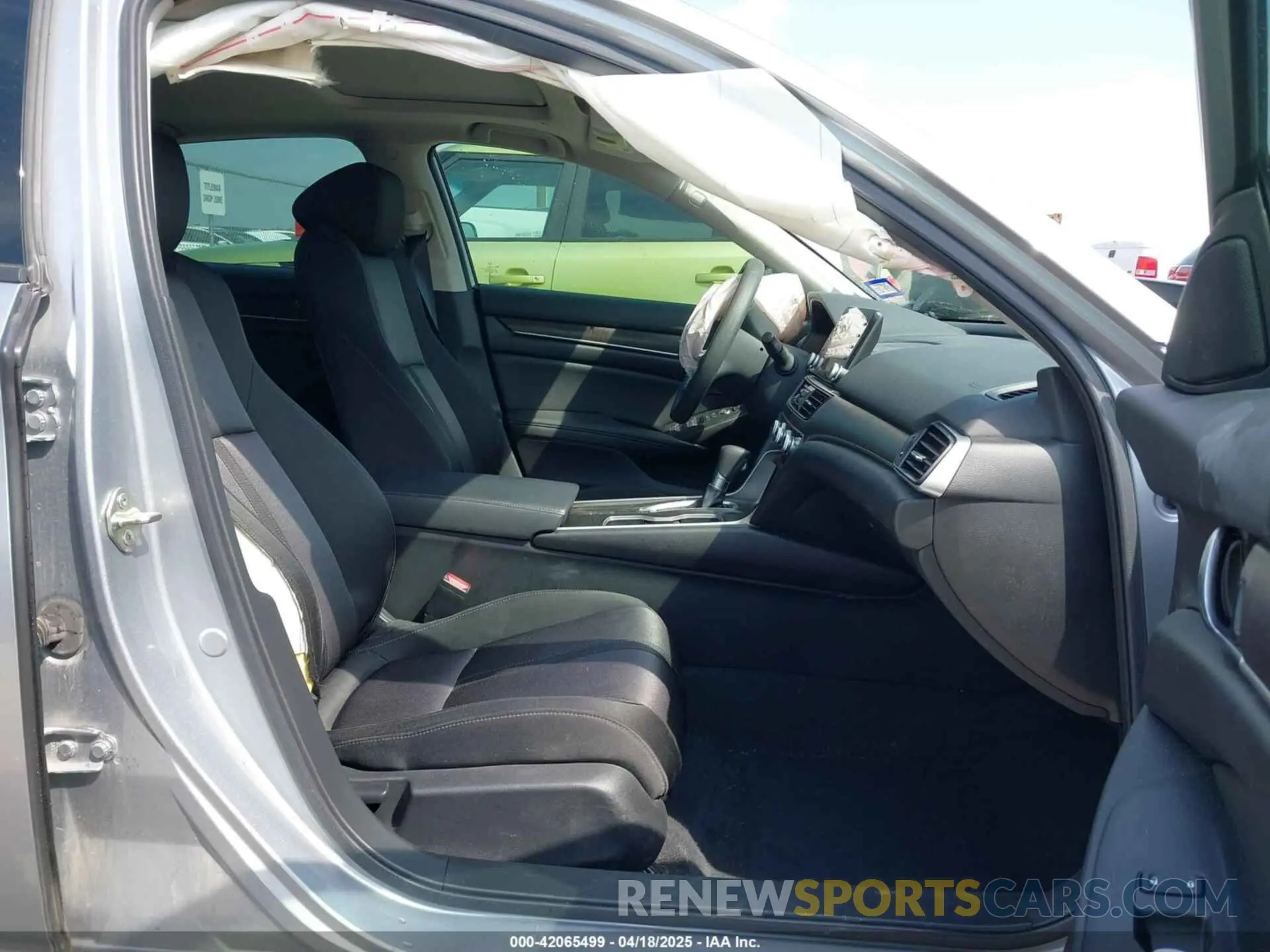 5 Фотография поврежденного автомобиля 1HGCV1F47KA133206 HONDA ACCORD 2019