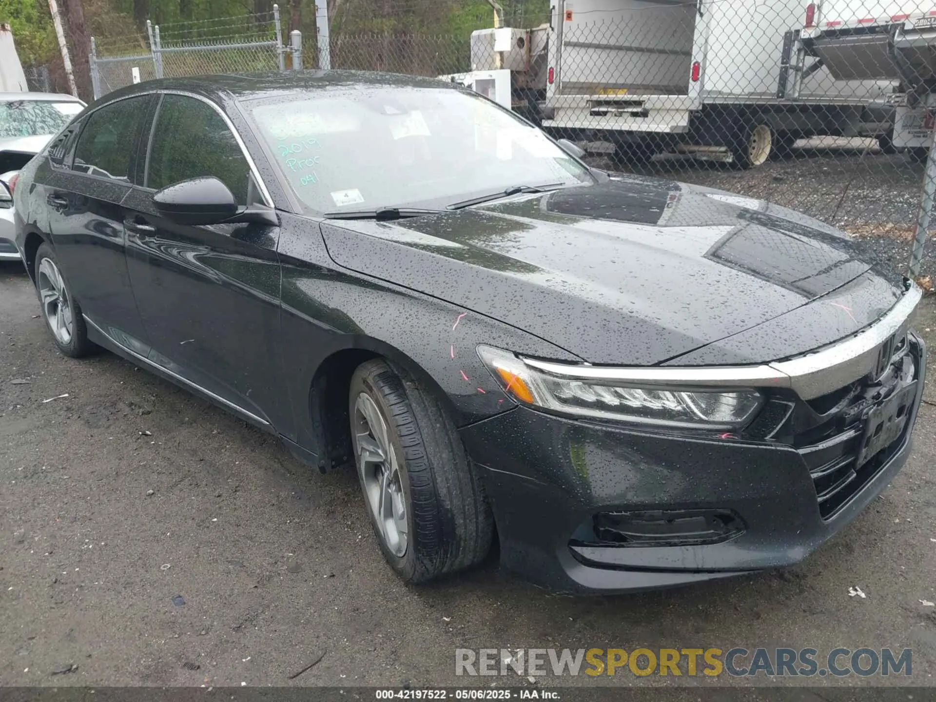 1 Фотография поврежденного автомобиля 1HGCV1F49KA025735 HONDA ACCORD 2019