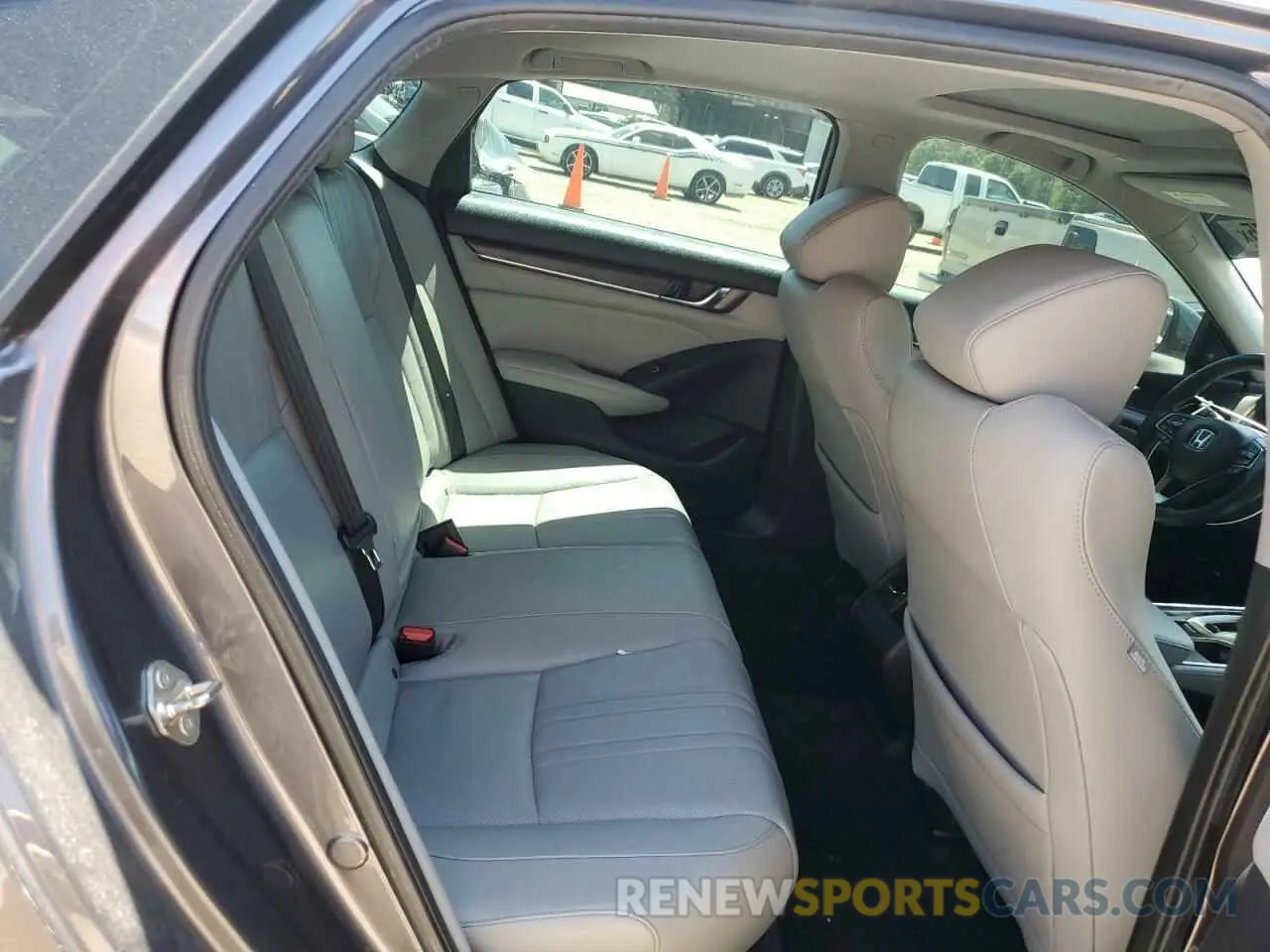 10 Photograph of a damaged car 1HGCV1F50KA065405 HONDA ACCORD 2019
