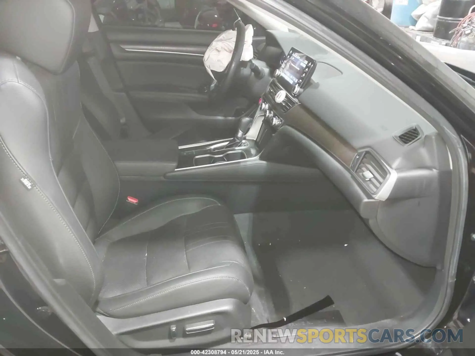 5 Photograph of a damaged car 1HGCV1F51KA112487 HONDA ACCORD 2019