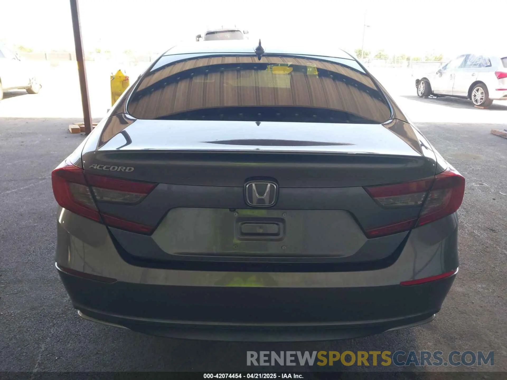 15 Photograph of a damaged car 1HGCV1F52KA038318 HONDA ACCORD 2019