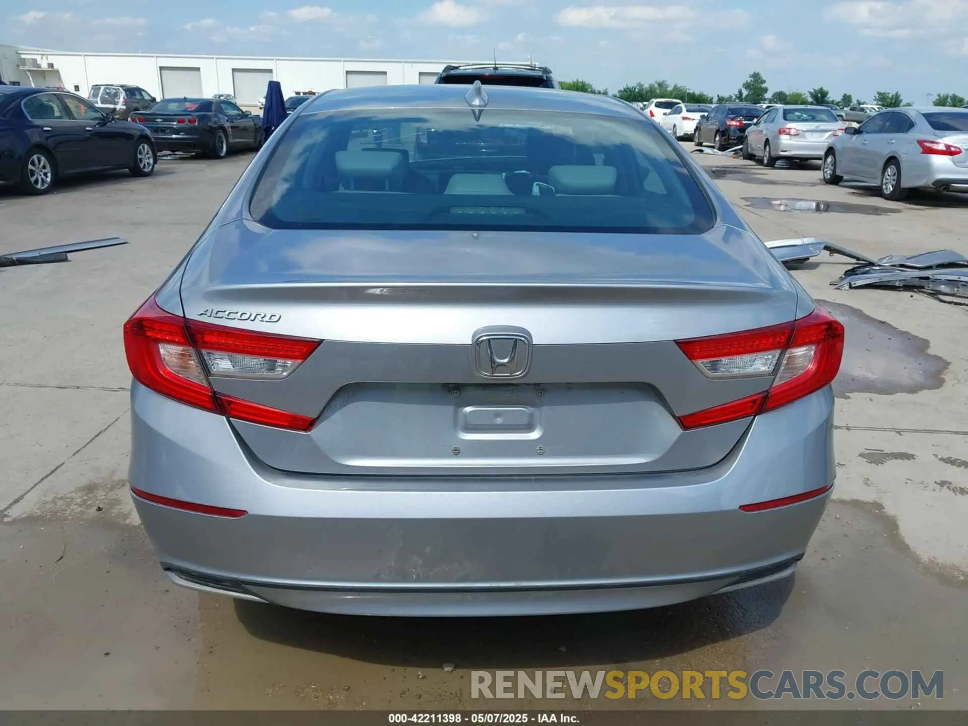 17 Photograph of a damaged car 1HGCV1F56KA133836 HONDA ACCORD 2019