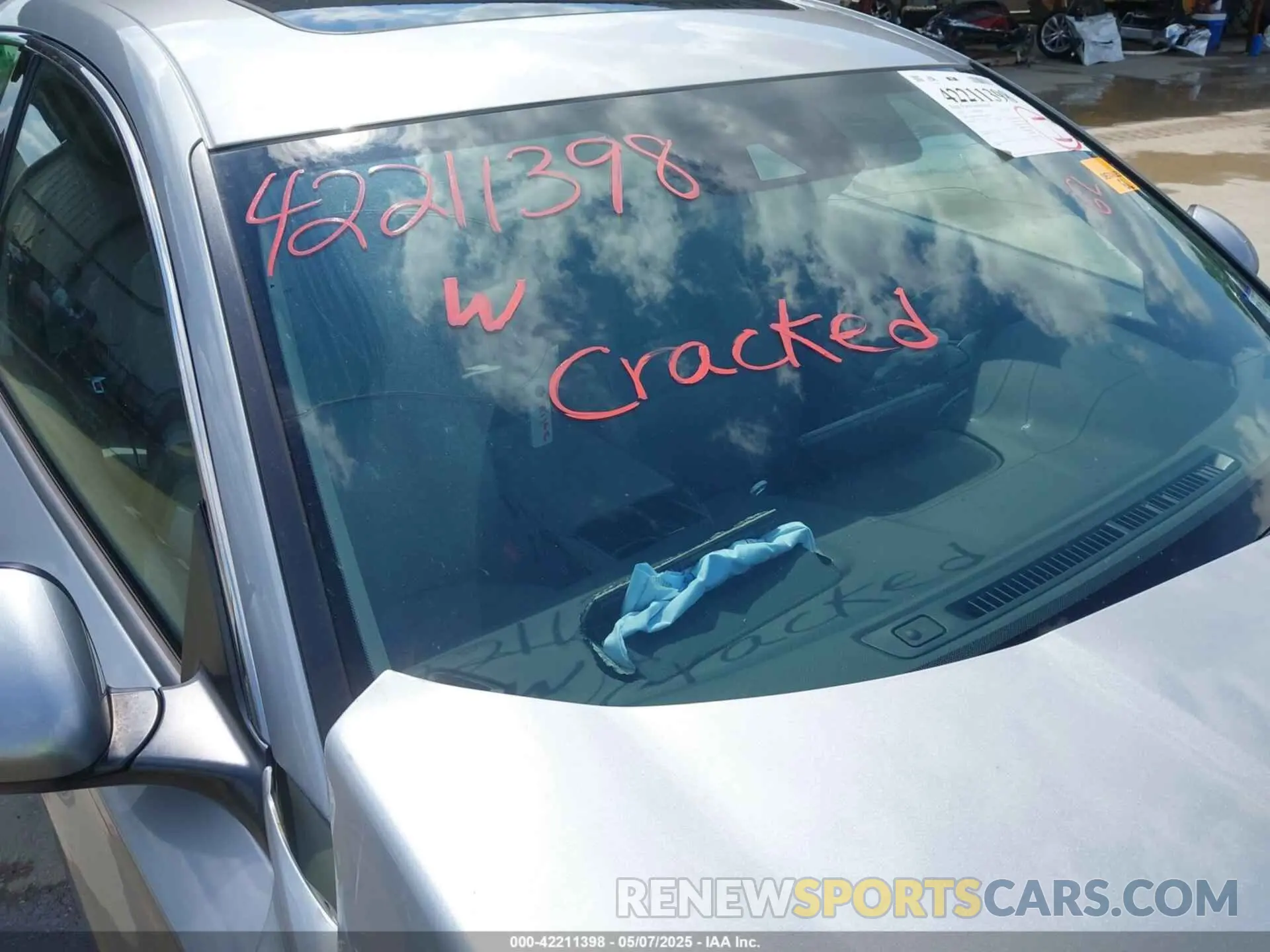 19 Photograph of a damaged car 1HGCV1F56KA133836 HONDA ACCORD 2019