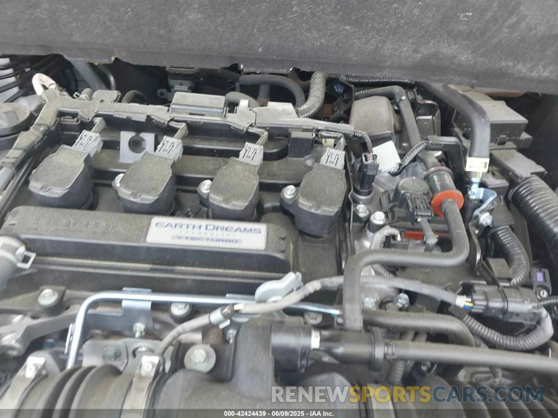 10 Photograph of a damaged car 1HGCV1F57KA004052 HONDA ACCORD 2019