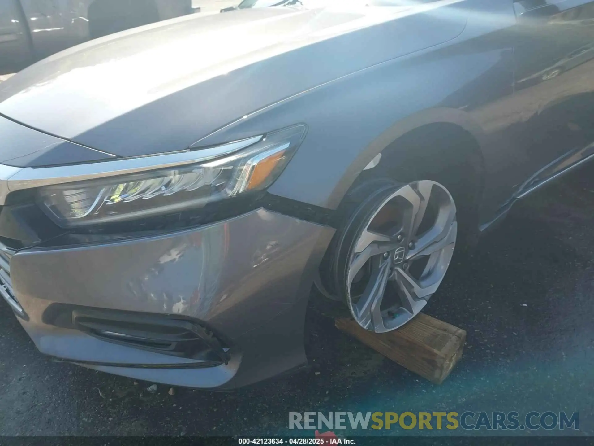17 Photograph of a damaged car 1HGCV1F57KA014581 HONDA ACCORD 2019