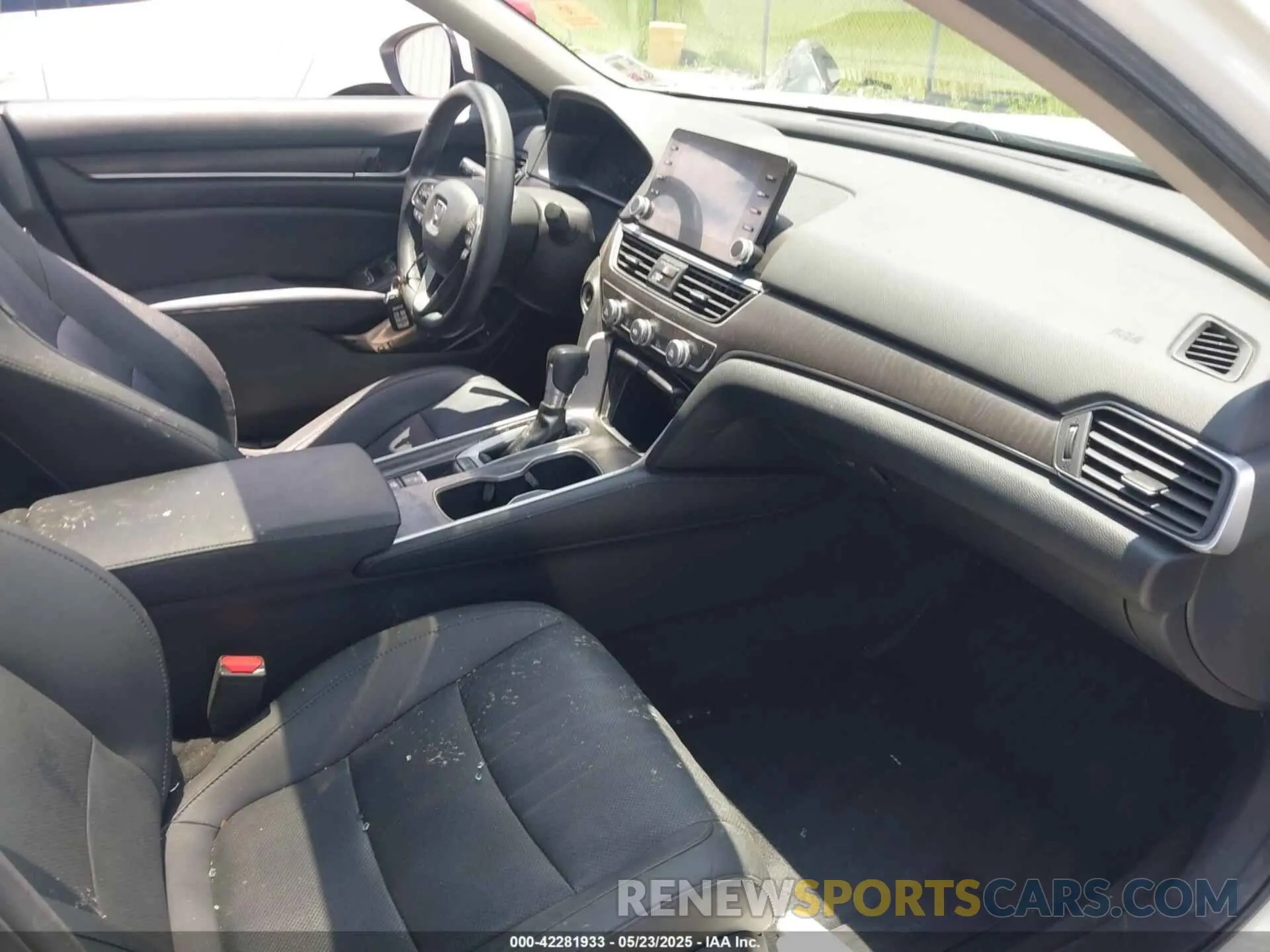 5 Photograph of a damaged car 1HGCV1F57KA075025 HONDA ACCORD 2019