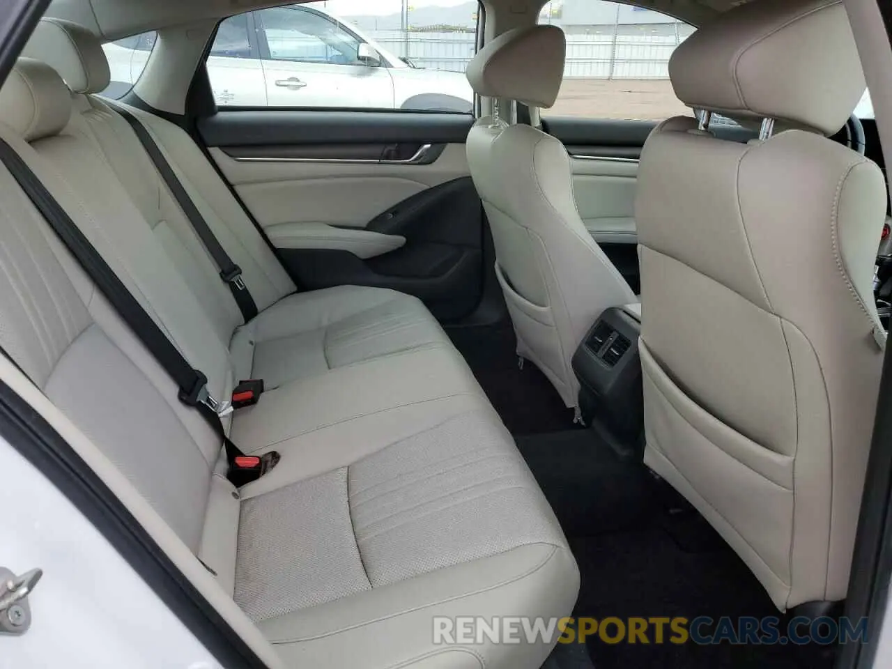 10 Photograph of a damaged car 1HGCV1F59KA063426 HONDA ACCORD 2019