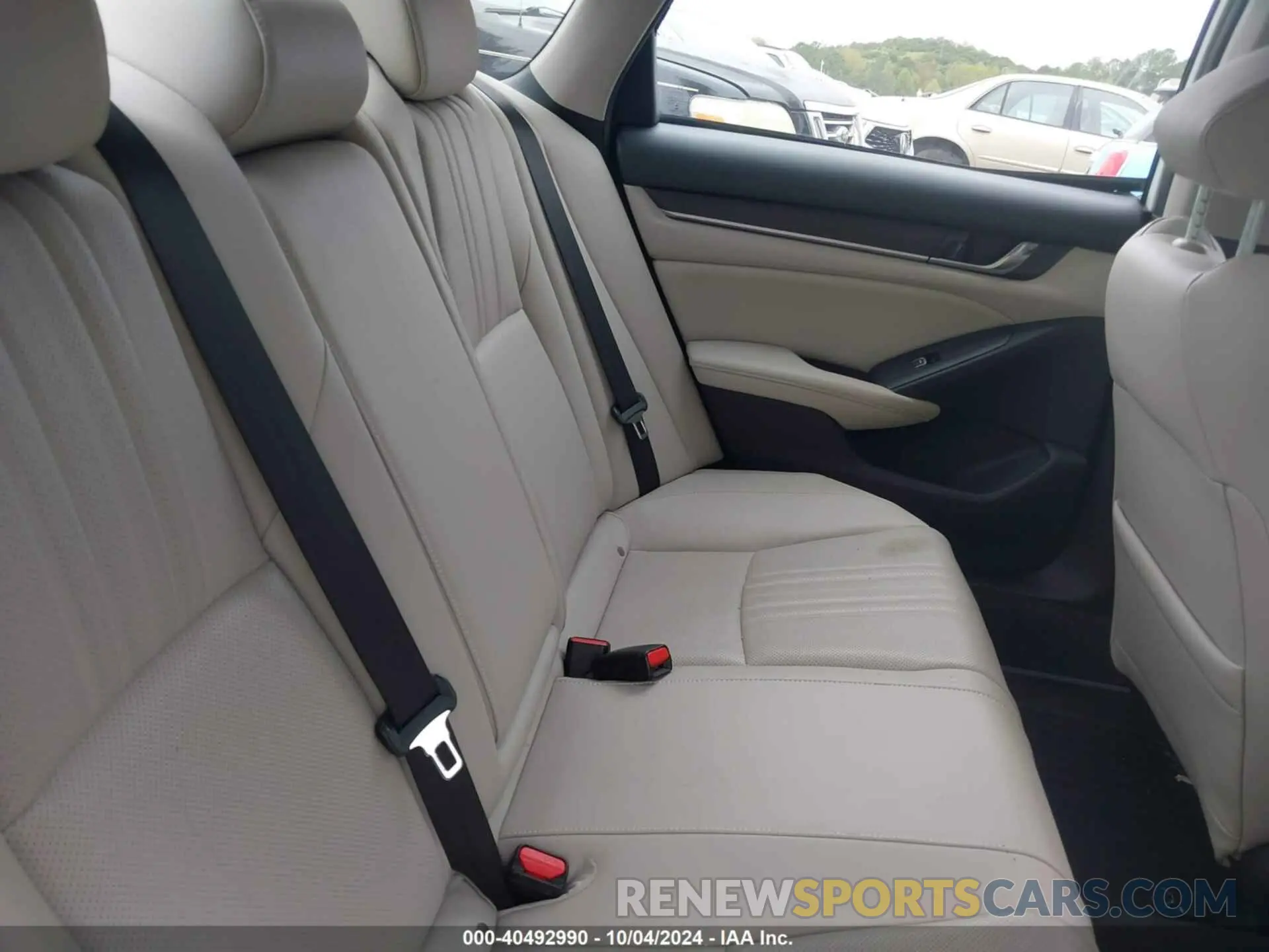8 Photograph of a damaged car 1HGCV1F59KA163512 HONDA ACCORD 2019