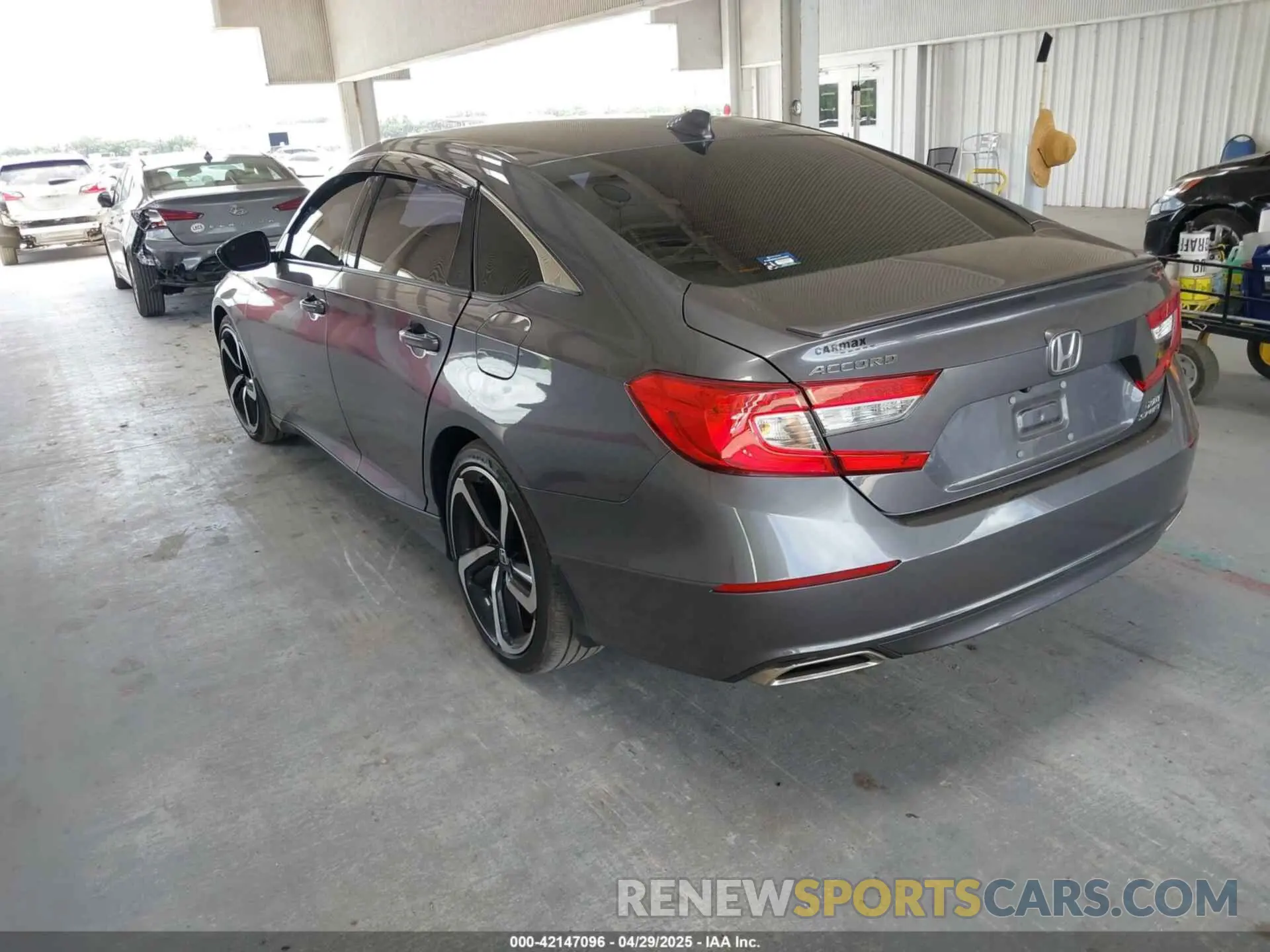 3 Photograph of a damaged car 1HGCV2E35KA007554 HONDA ACCORD 2019
