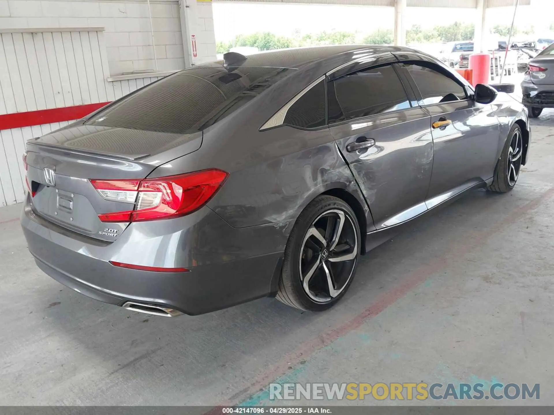 4 Photograph of a damaged car 1HGCV2E35KA007554 HONDA ACCORD 2019