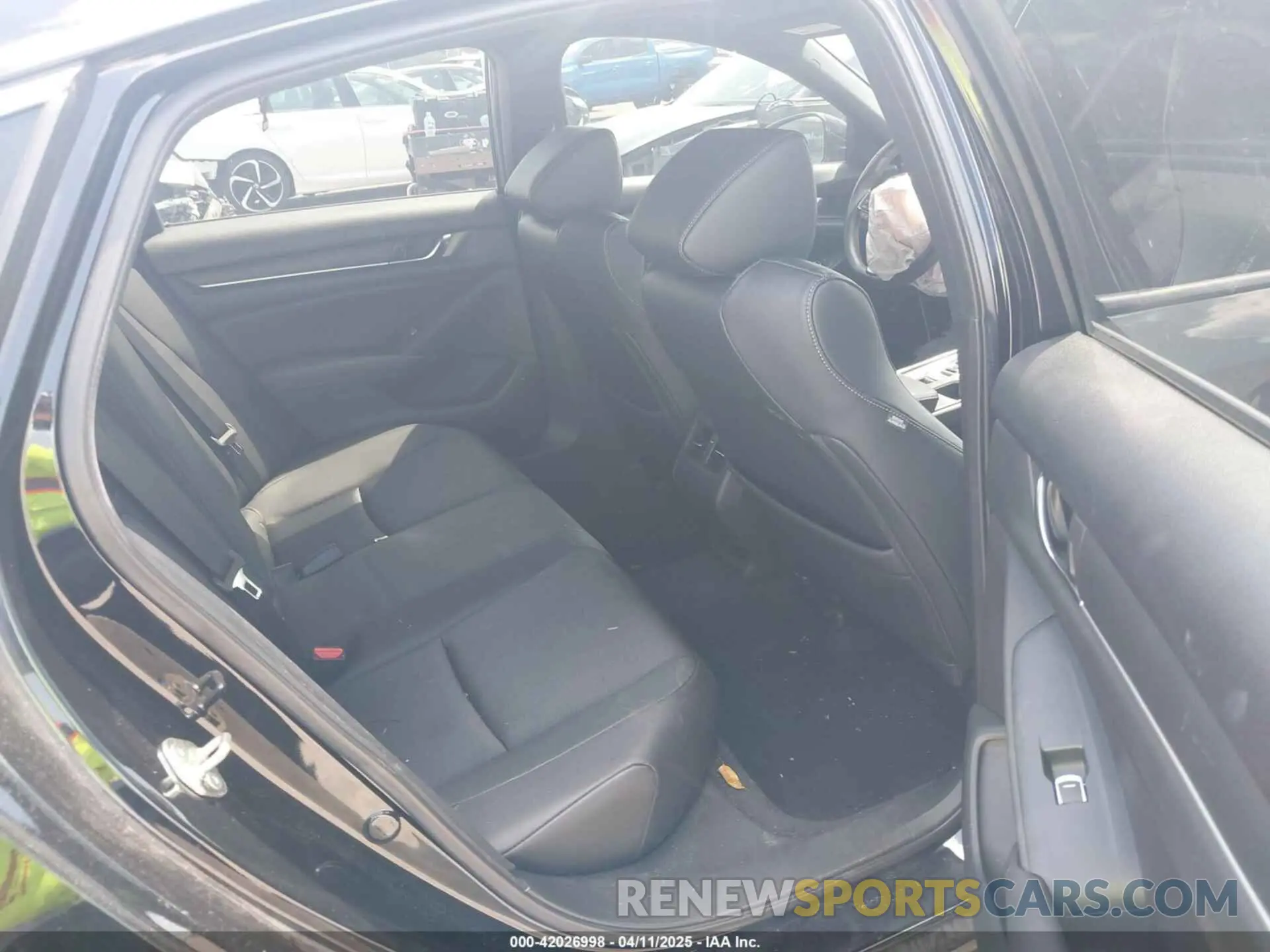 8 Photograph of a damaged car 1HGCV2F30KA022414 HONDA ACCORD 2019